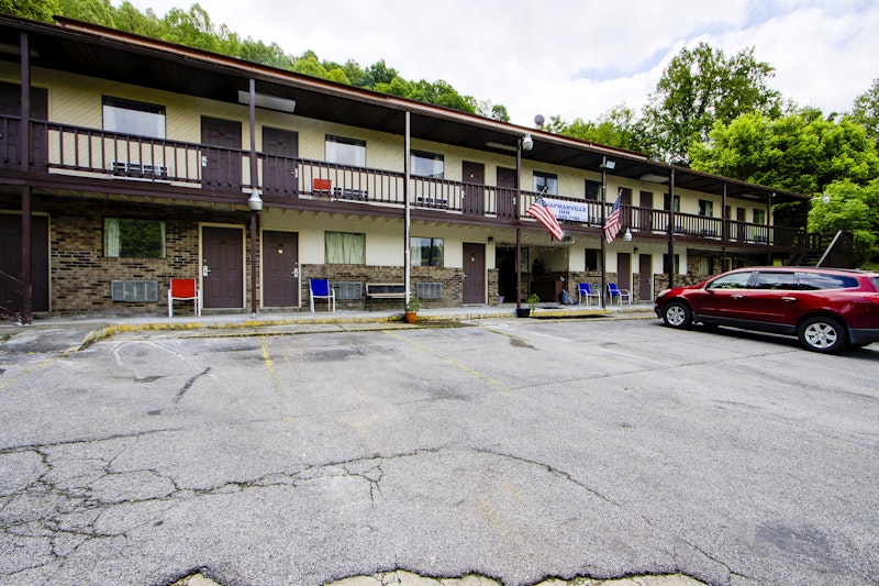 OYO Hotel Chapmanville Inn, WV – Hwy 119