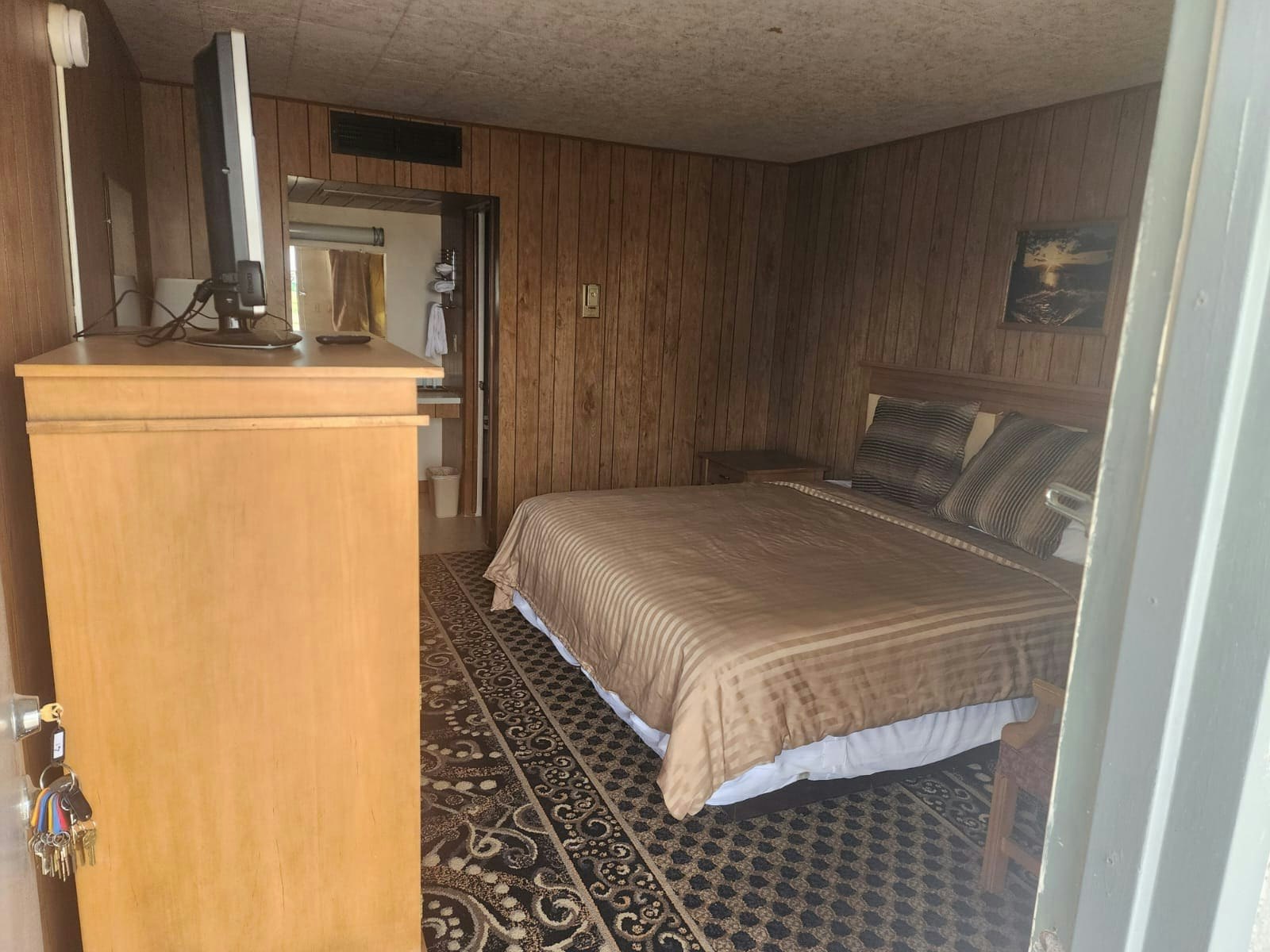 First Inn By OYO Quinter Hwy 70
