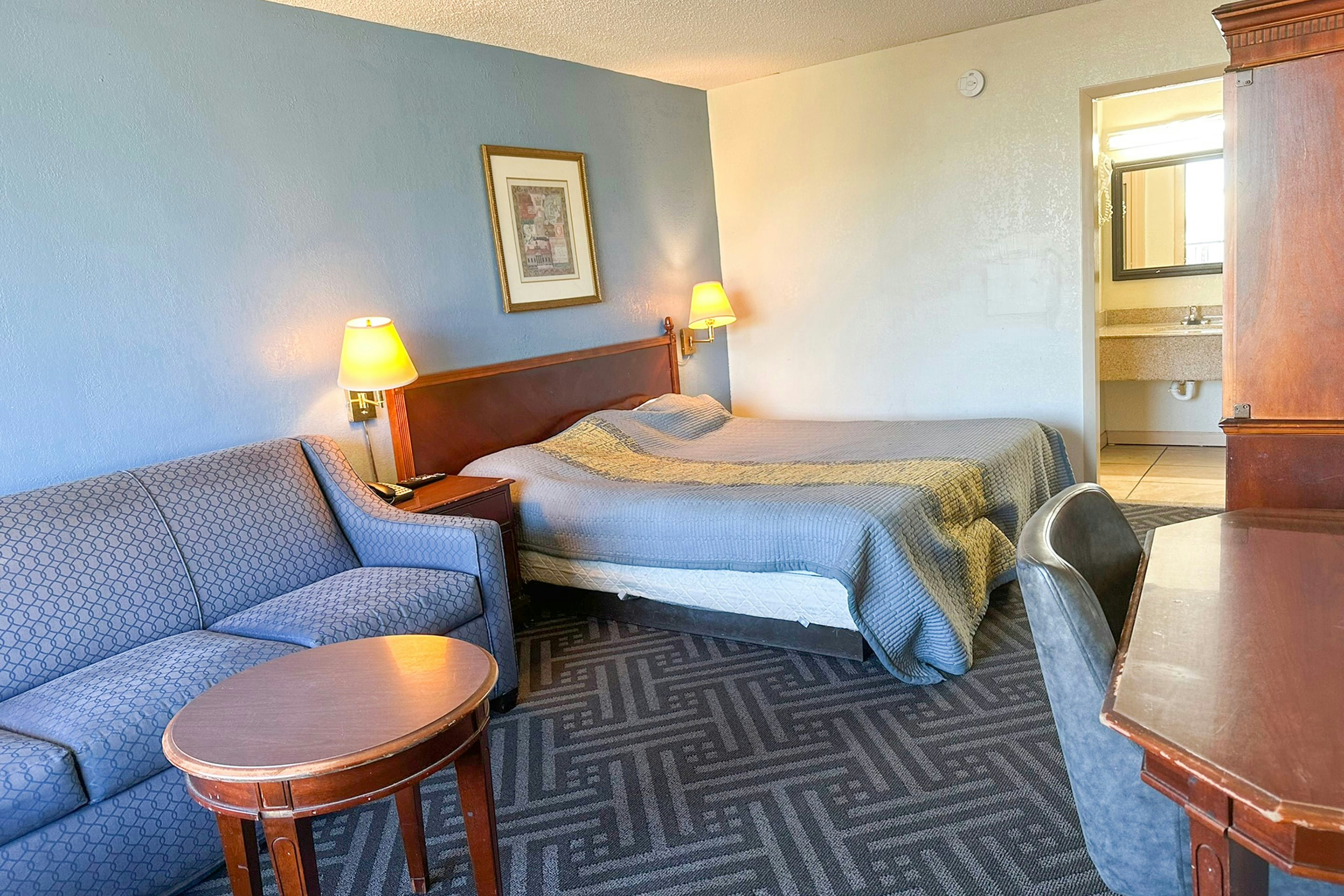Super Inn & Suites by OYO