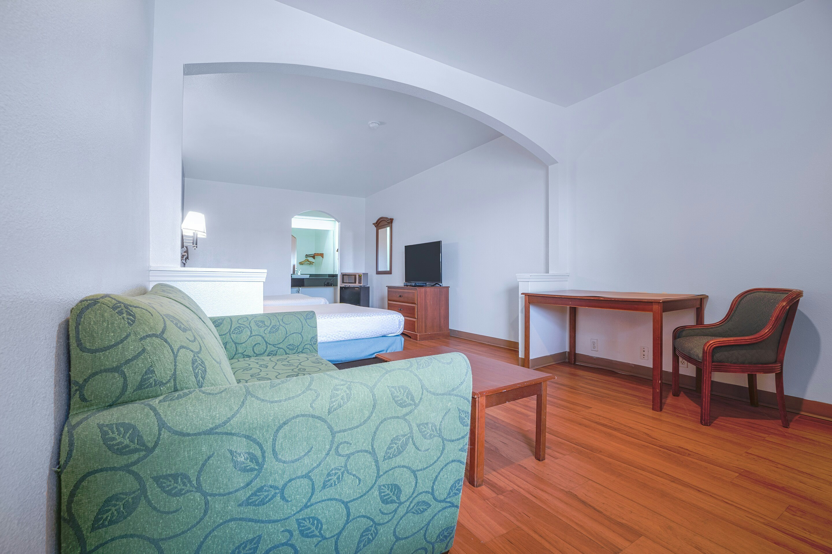 Deluxe Double Queen Beds Non-Smoking