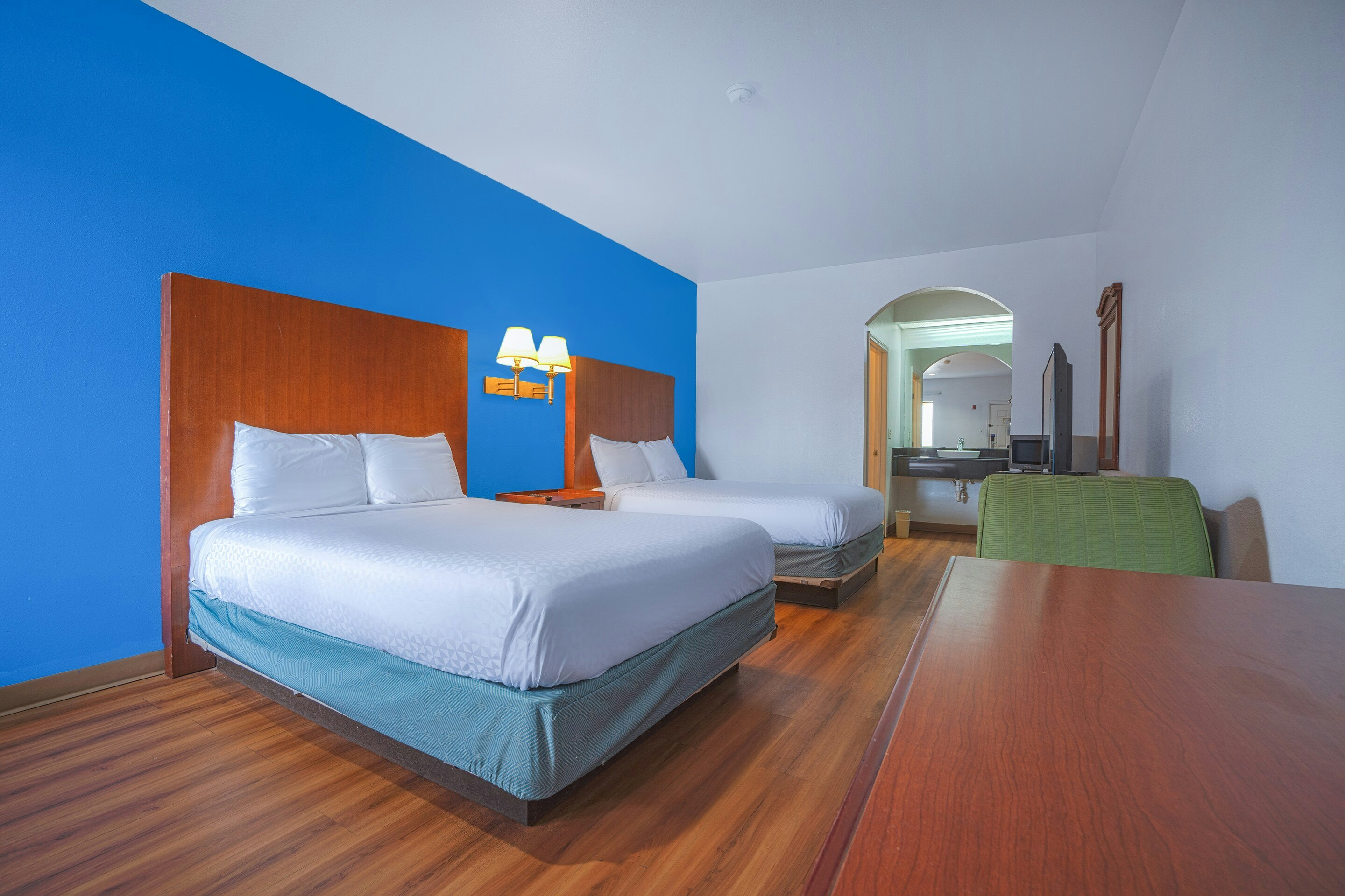2 Queen Beds Non-Smoking
