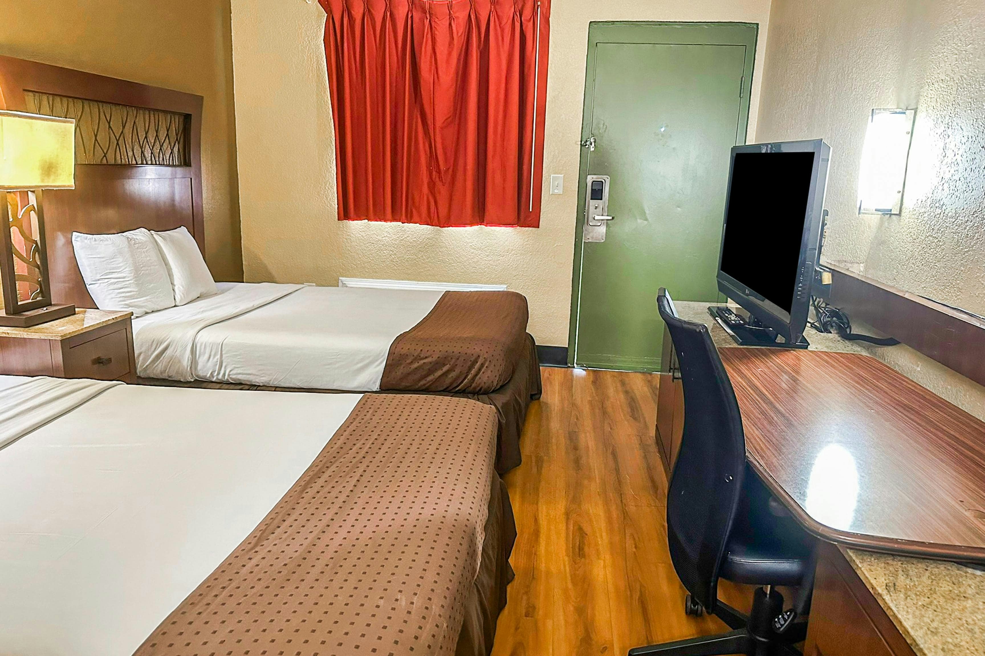 2 Full Bed Accessible