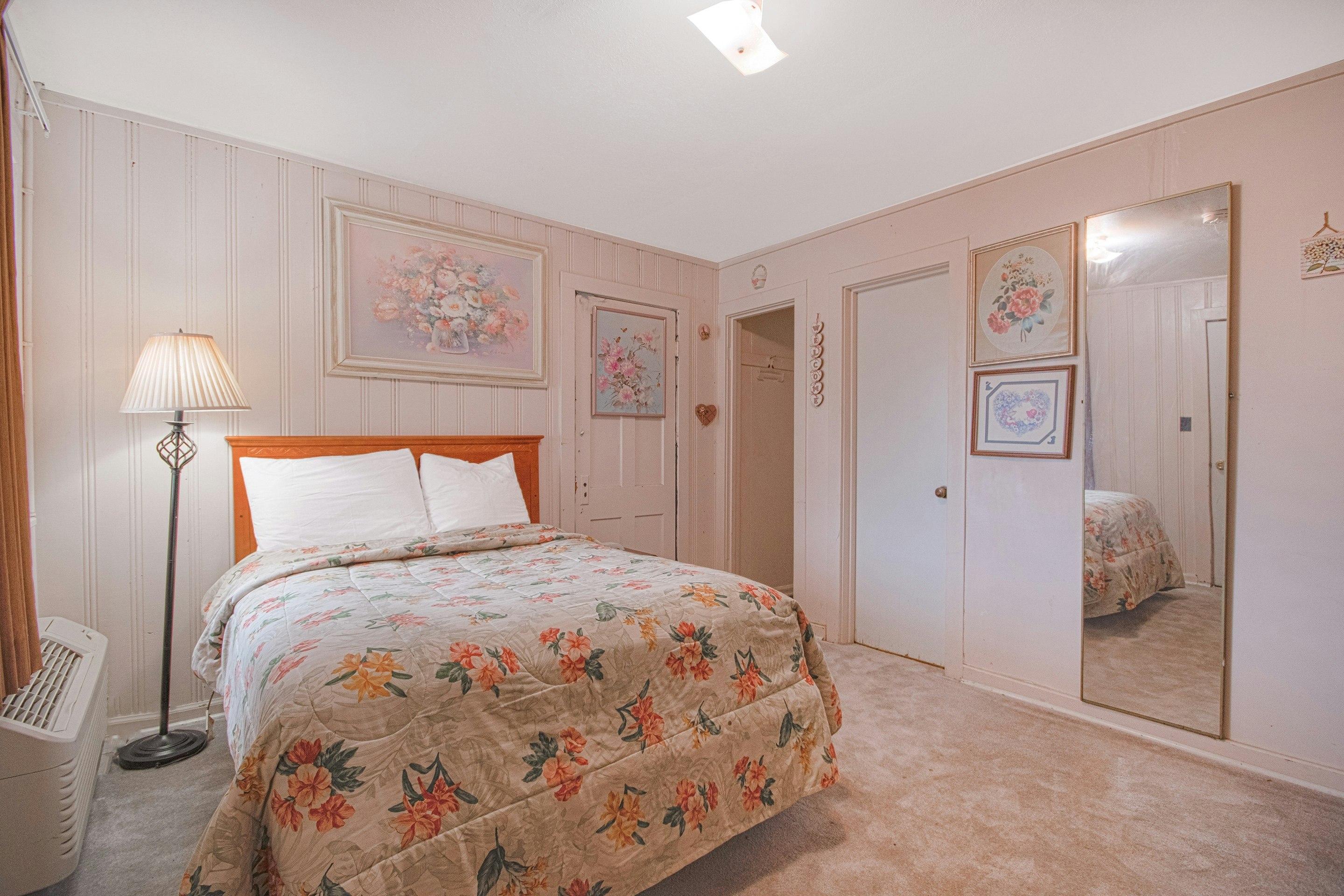 Queen Bed Non-Smoking