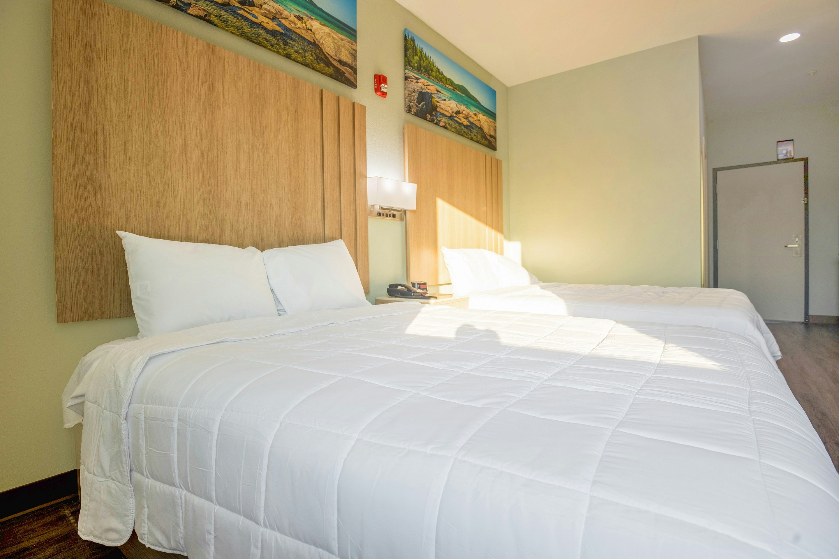 2 Queen Beds with Kitchenette Non-Smoking
