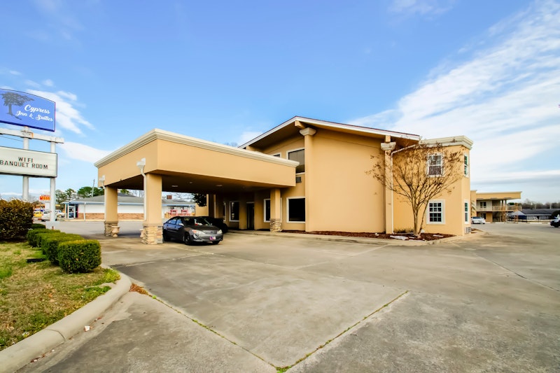 Cypress Inn Suites Washington – Chocowinity, NC By OYO