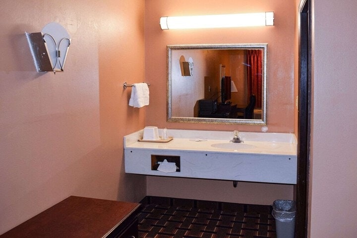 OYO Hotel Richburg SC I-77