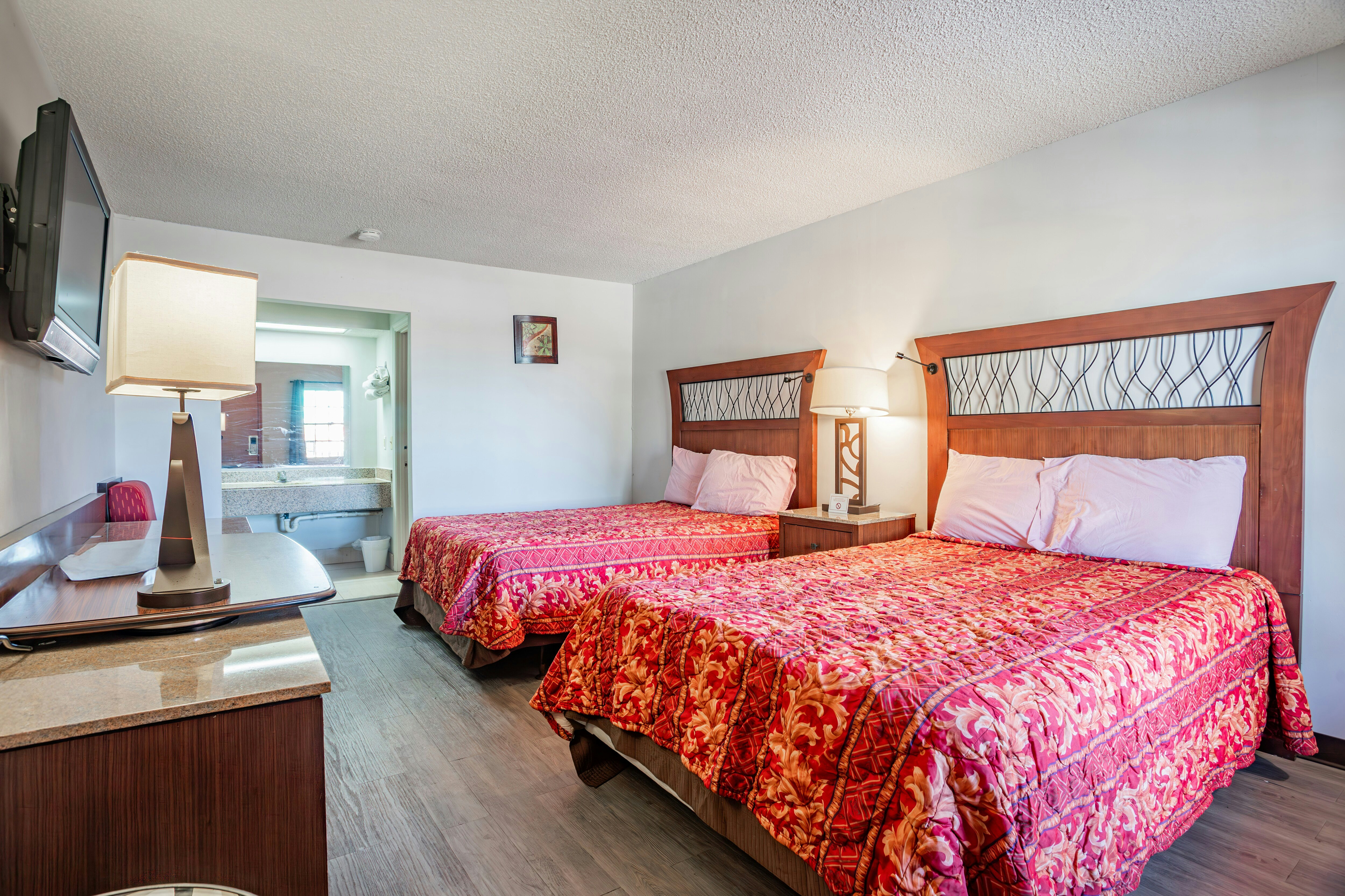 Deluxe 2 Full Beds