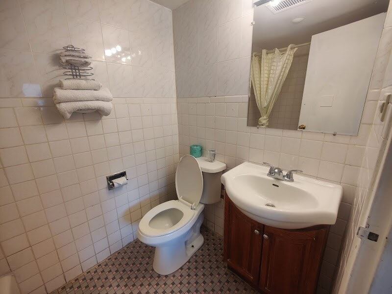 OYO Hotel Edgebrook Chicago North Shore