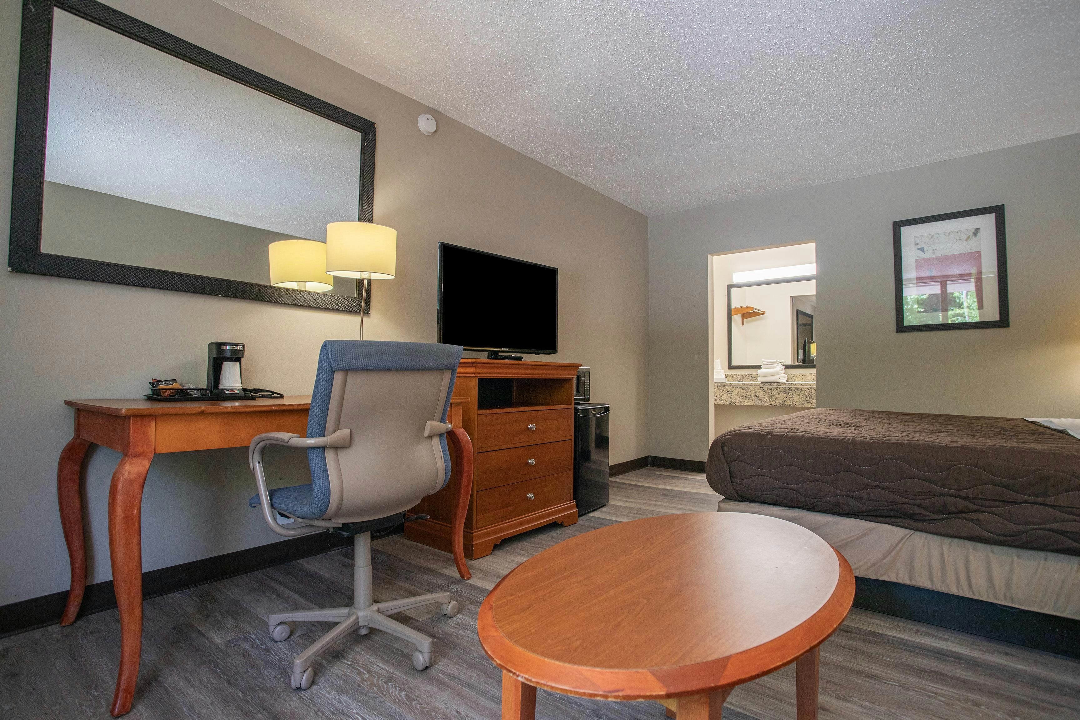 OYO hotel Greensboro east I 40
