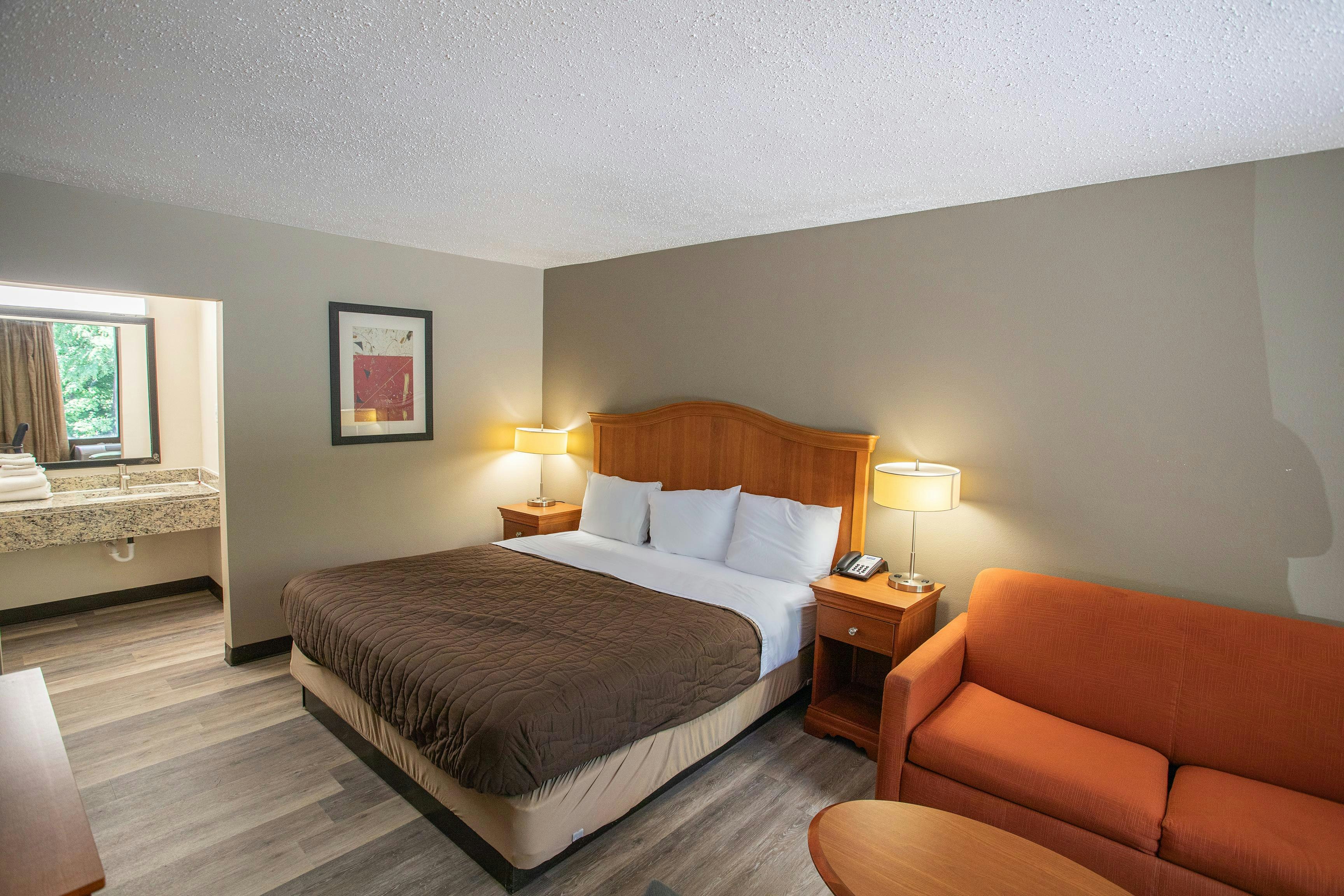 OYO hotel Greensboro east I 40