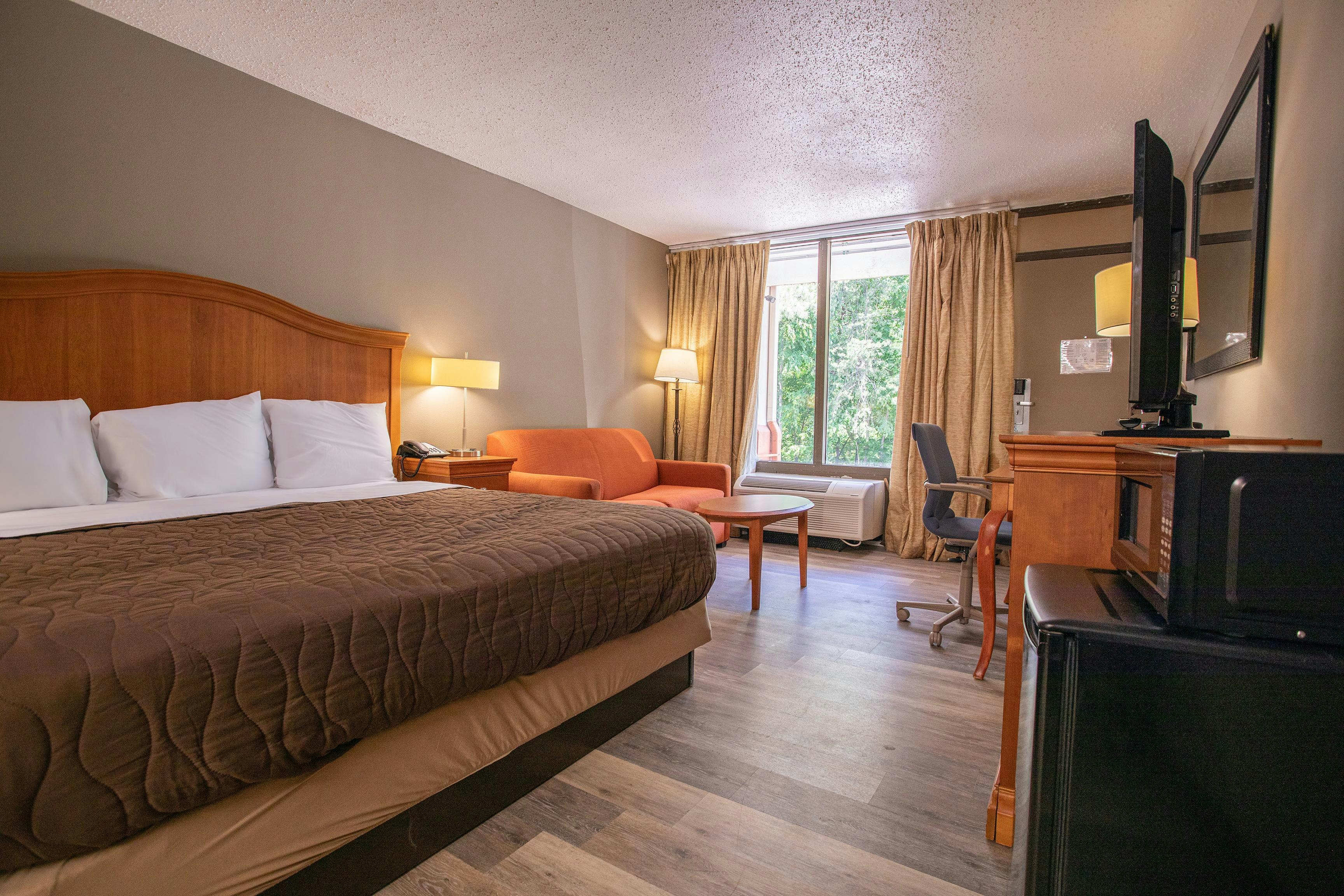 OYO hotel Greensboro east I 40