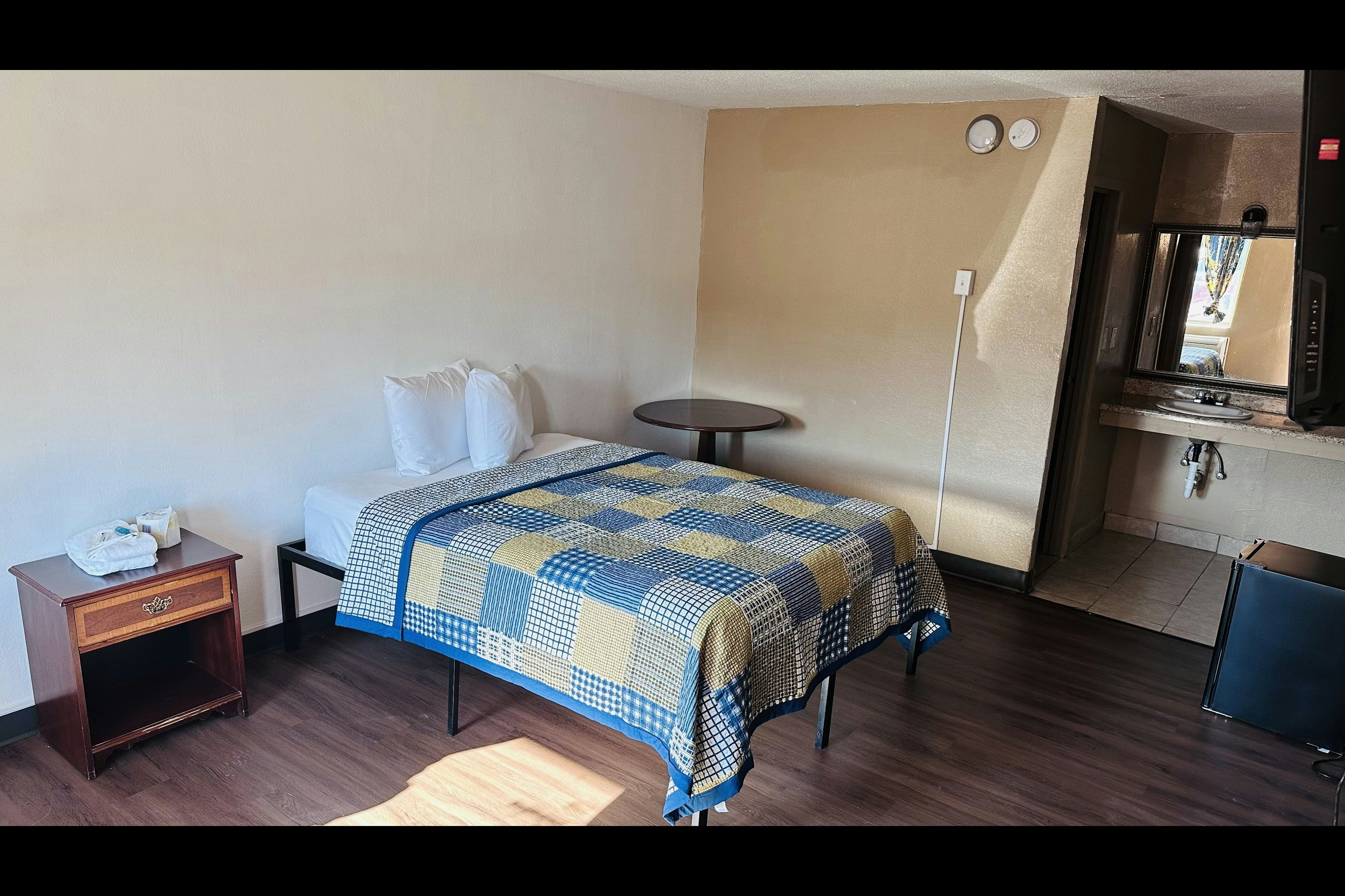 Hallmark Inn By OYO Fort Wayne