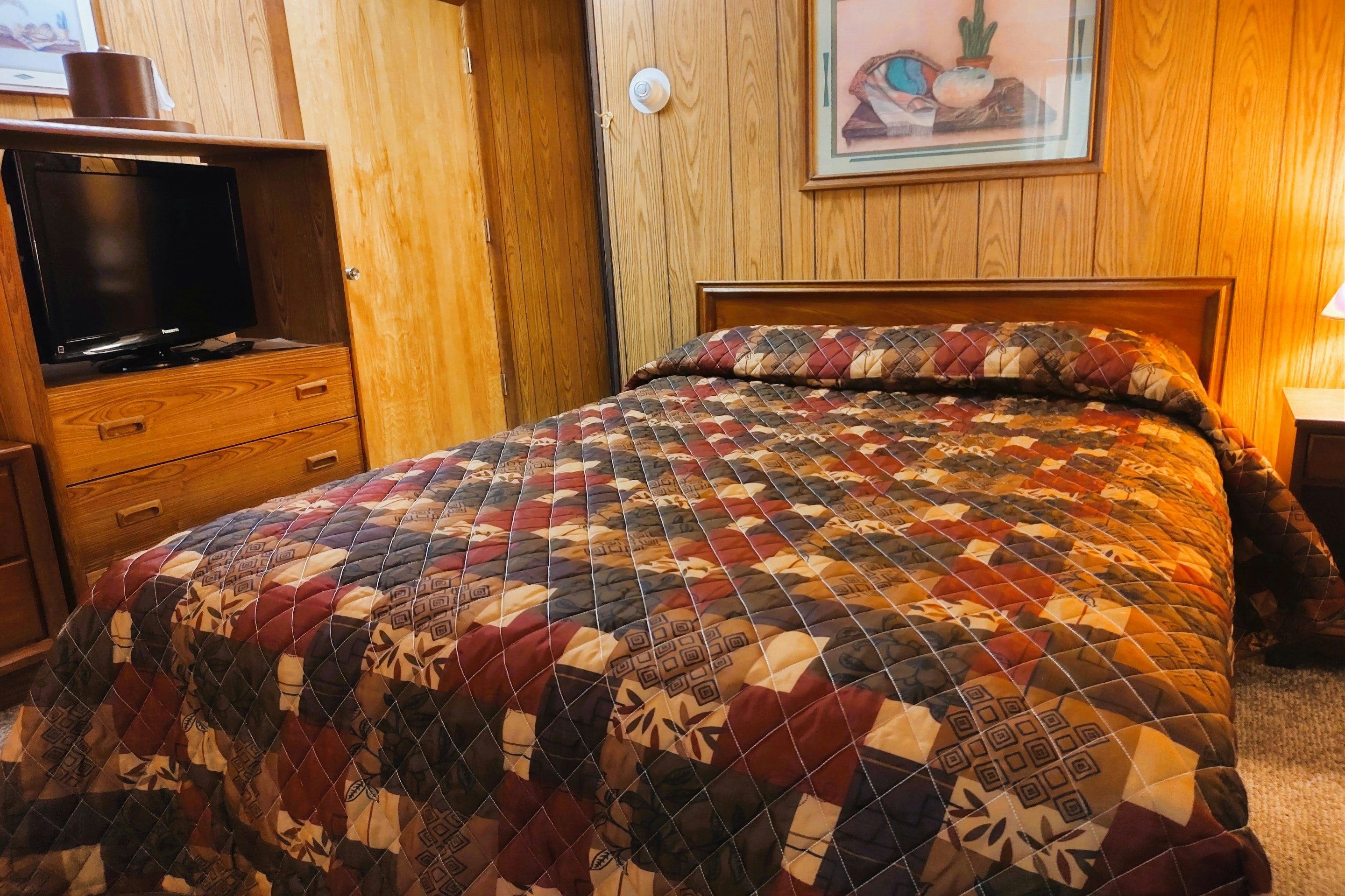 Love Hotels Voyageur by OYO at International Falls MN