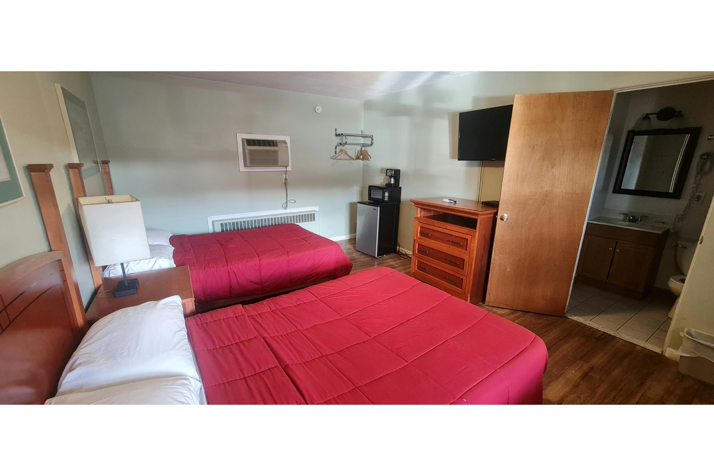 Werry’s Cottages Motel Pub by OYO East Stroudsburg Poconos