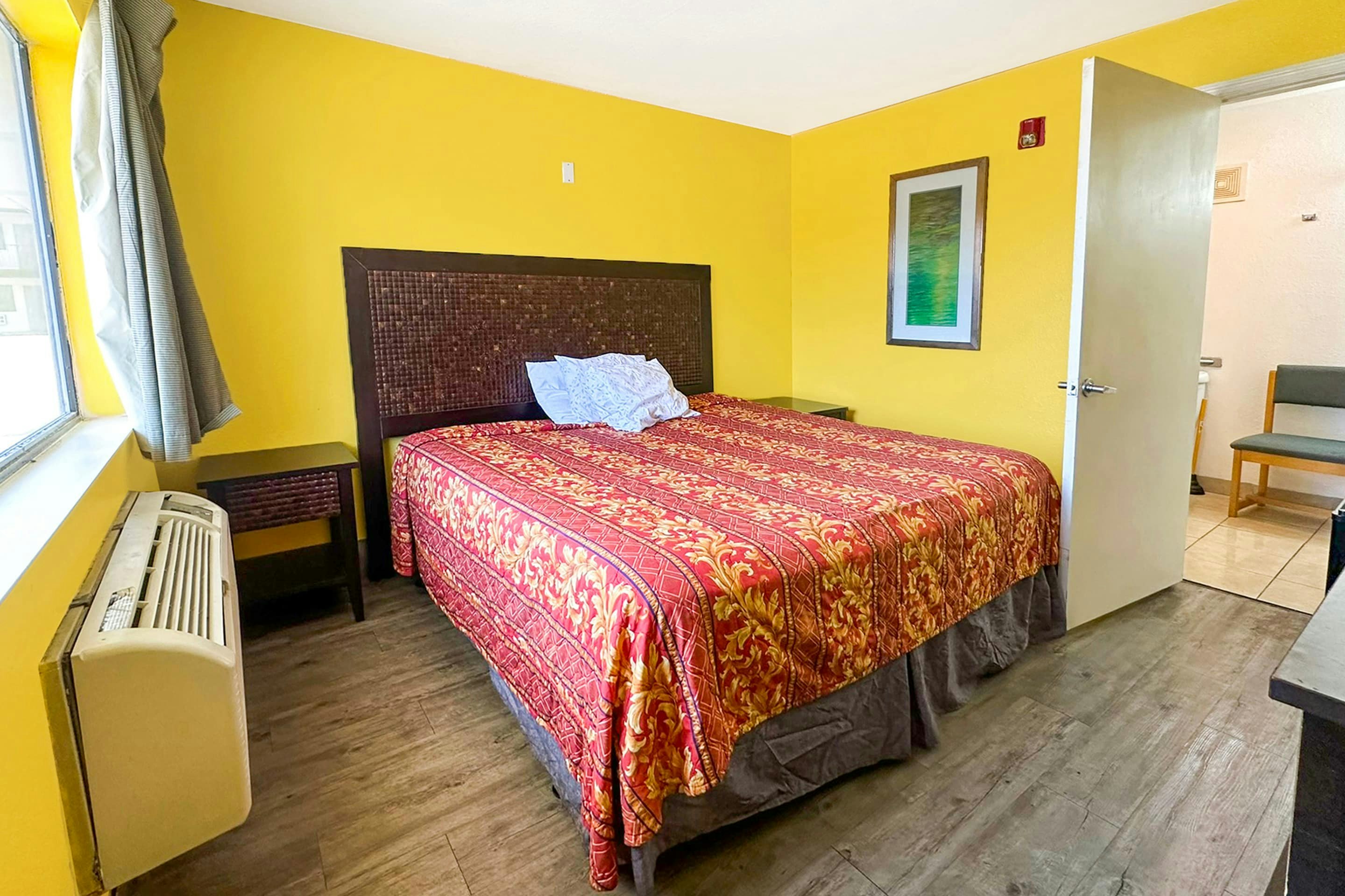 Luxury Inn By OYO Albany