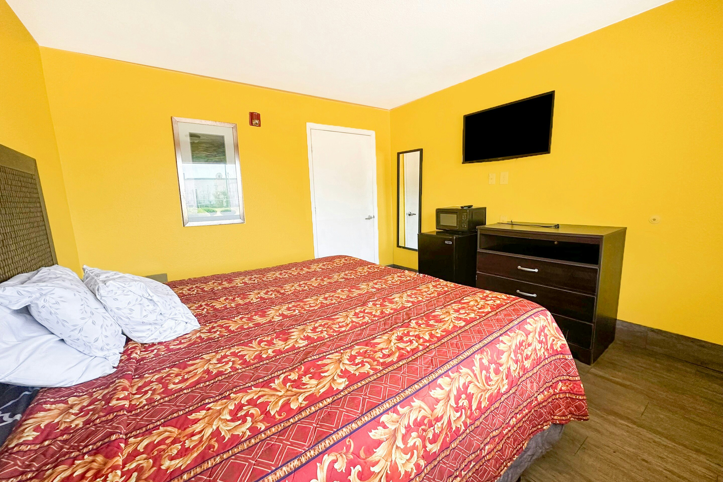 Luxury Inn By OYO Albany
