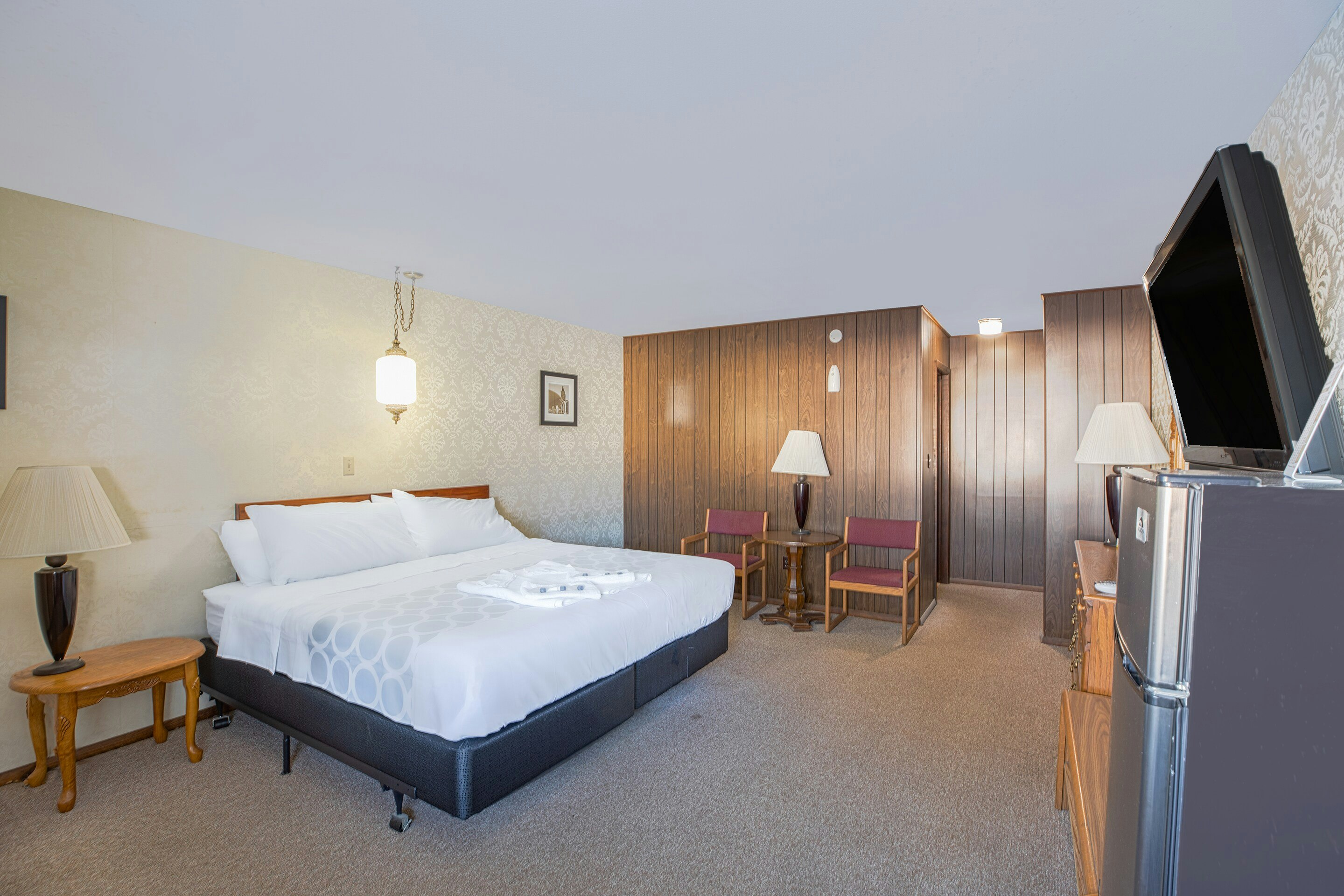 Love Hotels Tomahawk by OYO at Lake Mohawksin WI