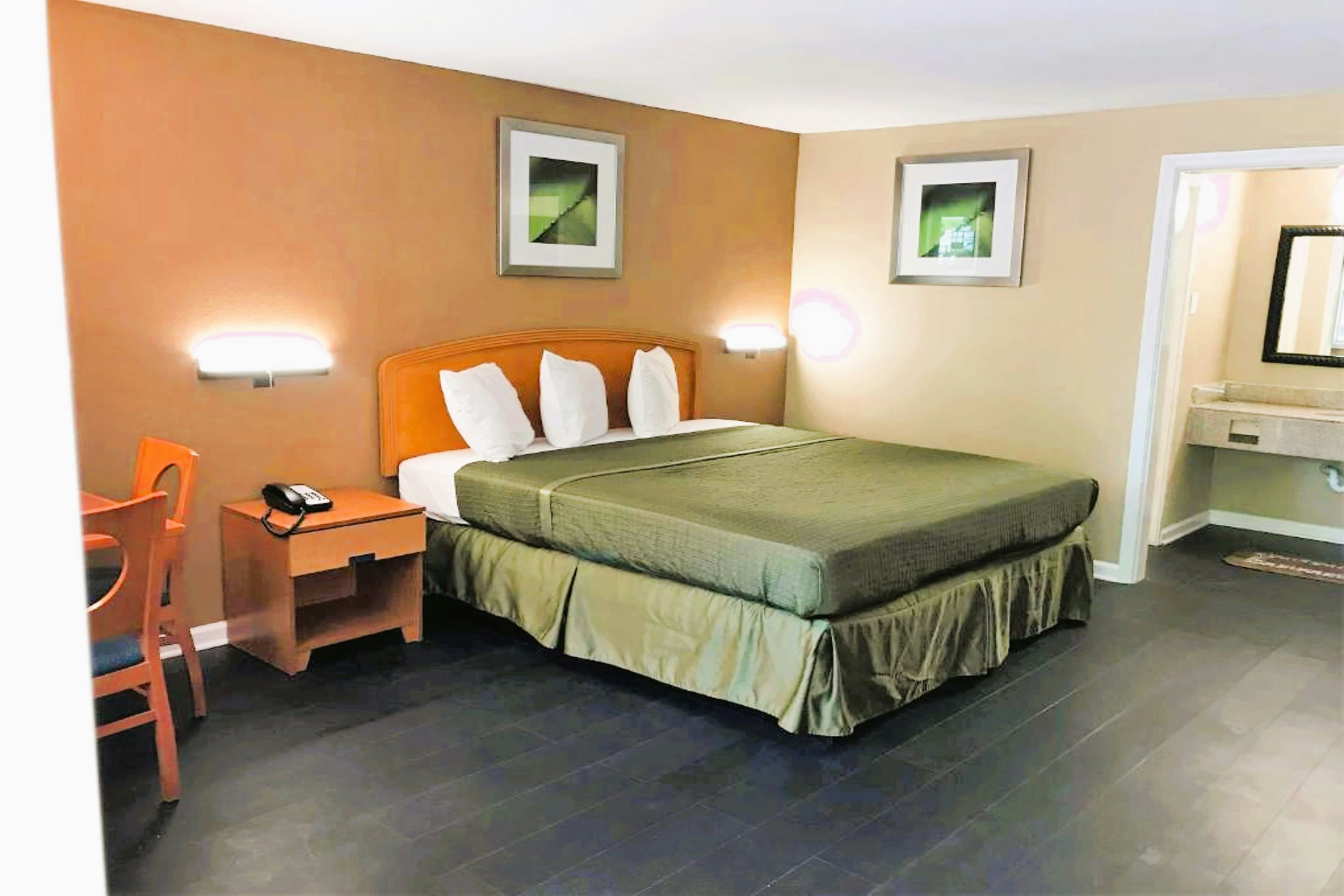Deluxe 2 Full Beds Non Smoking
