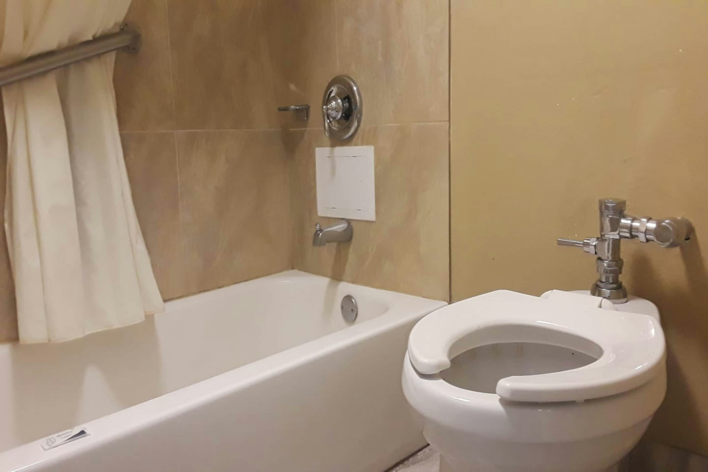 Budgetel Inn Suites, Downtown Tallahassee By OYO