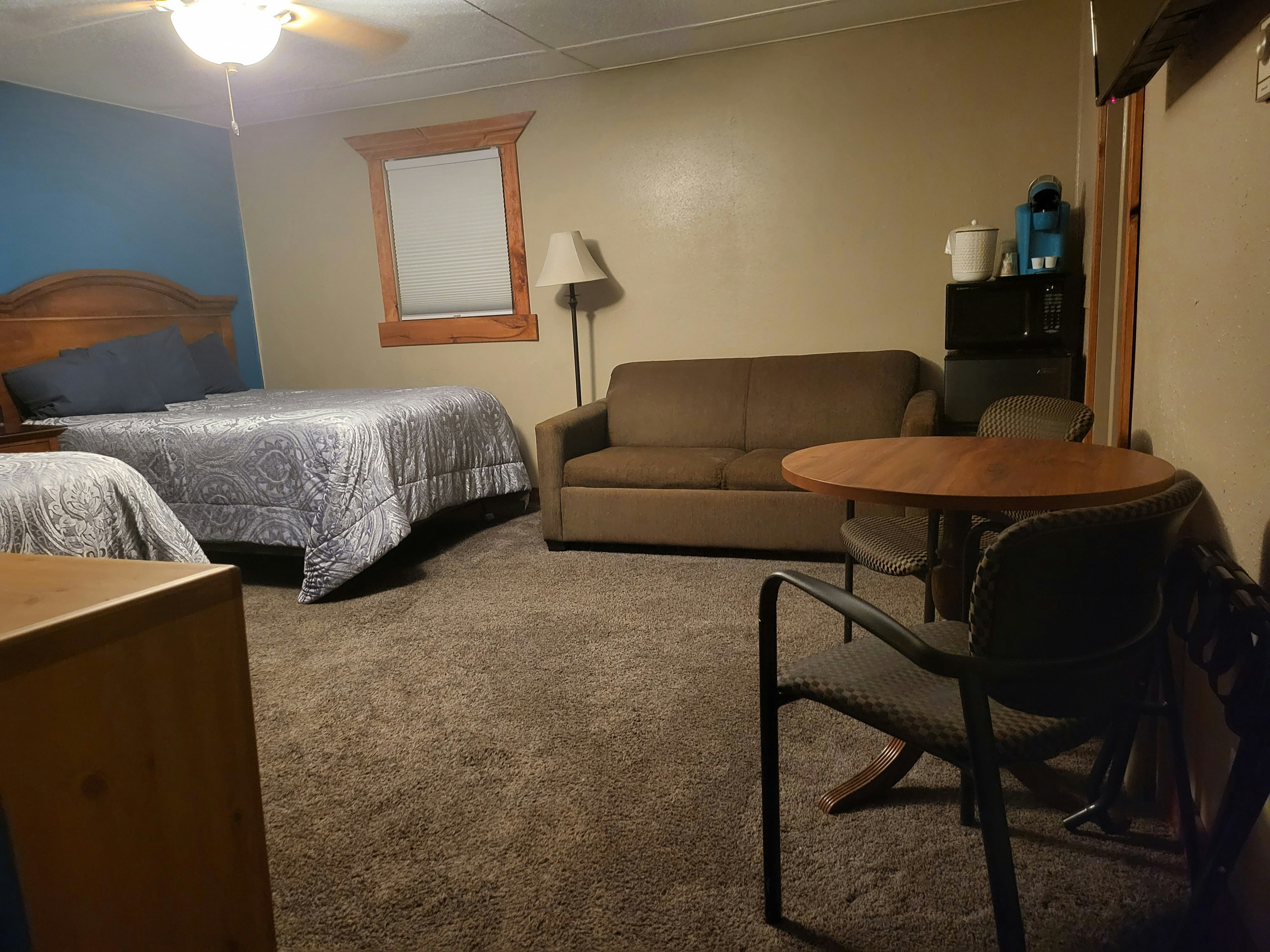 KJ’s Inn and Suites By OYO Gettysburg U.S. Hwy 212