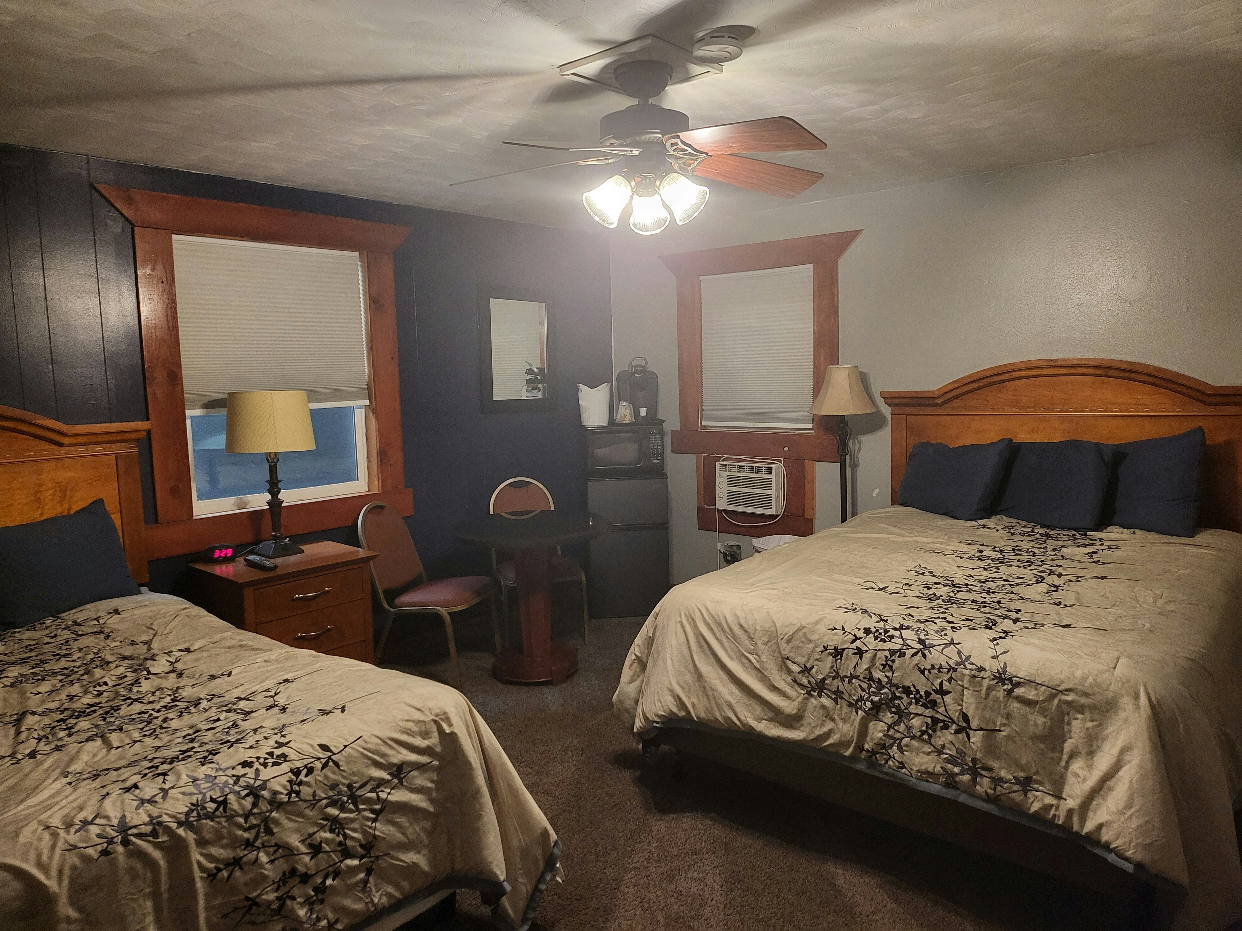 2 Full Beds Non-Smoking