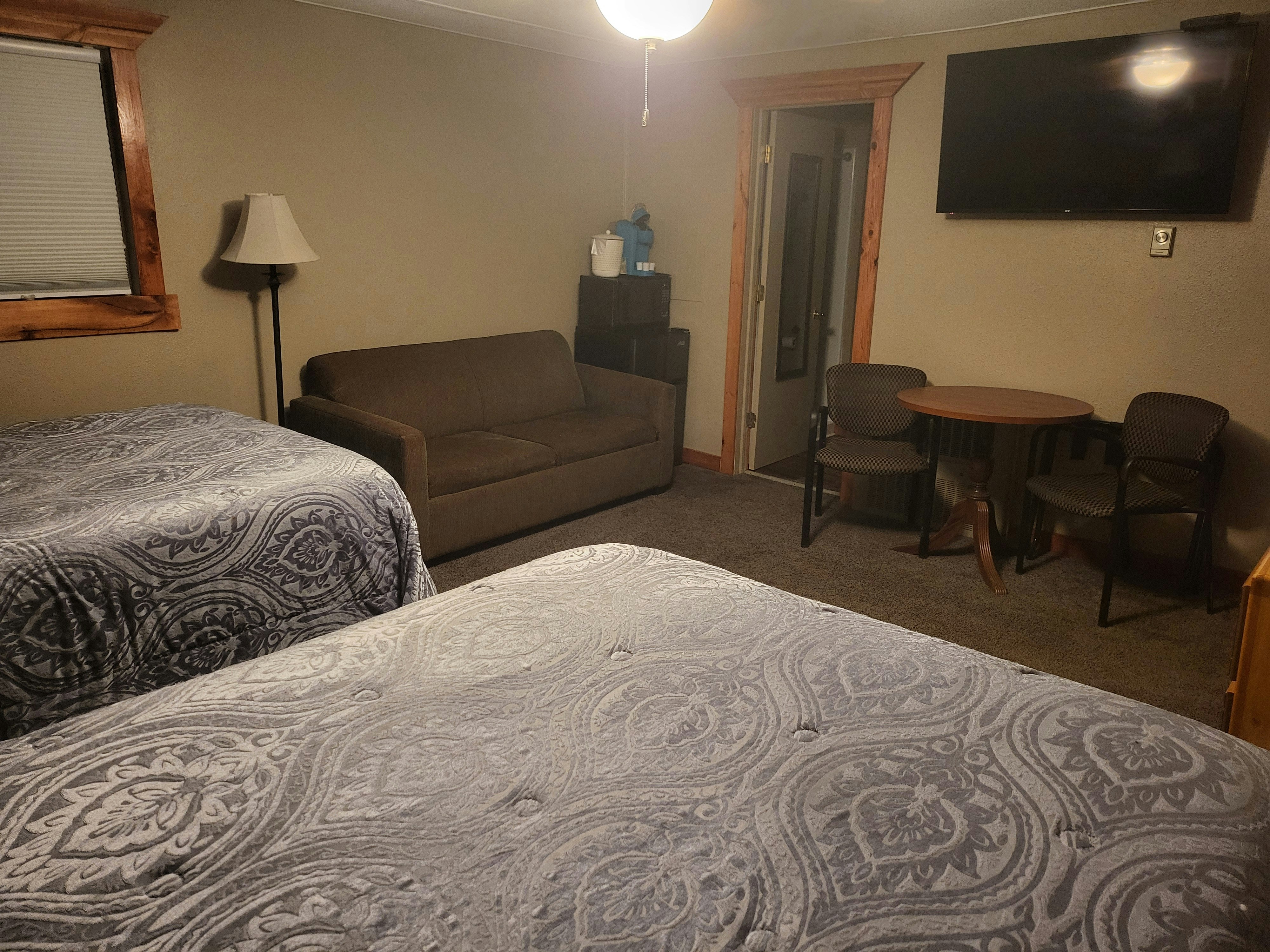 KJ’s Inn and Suites By OYO Gettysburg U.S. Hwy 212