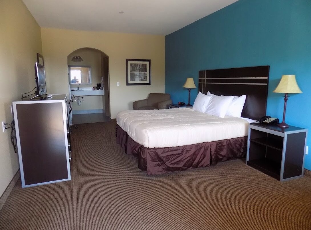 Moulton Inn Suites By OYO