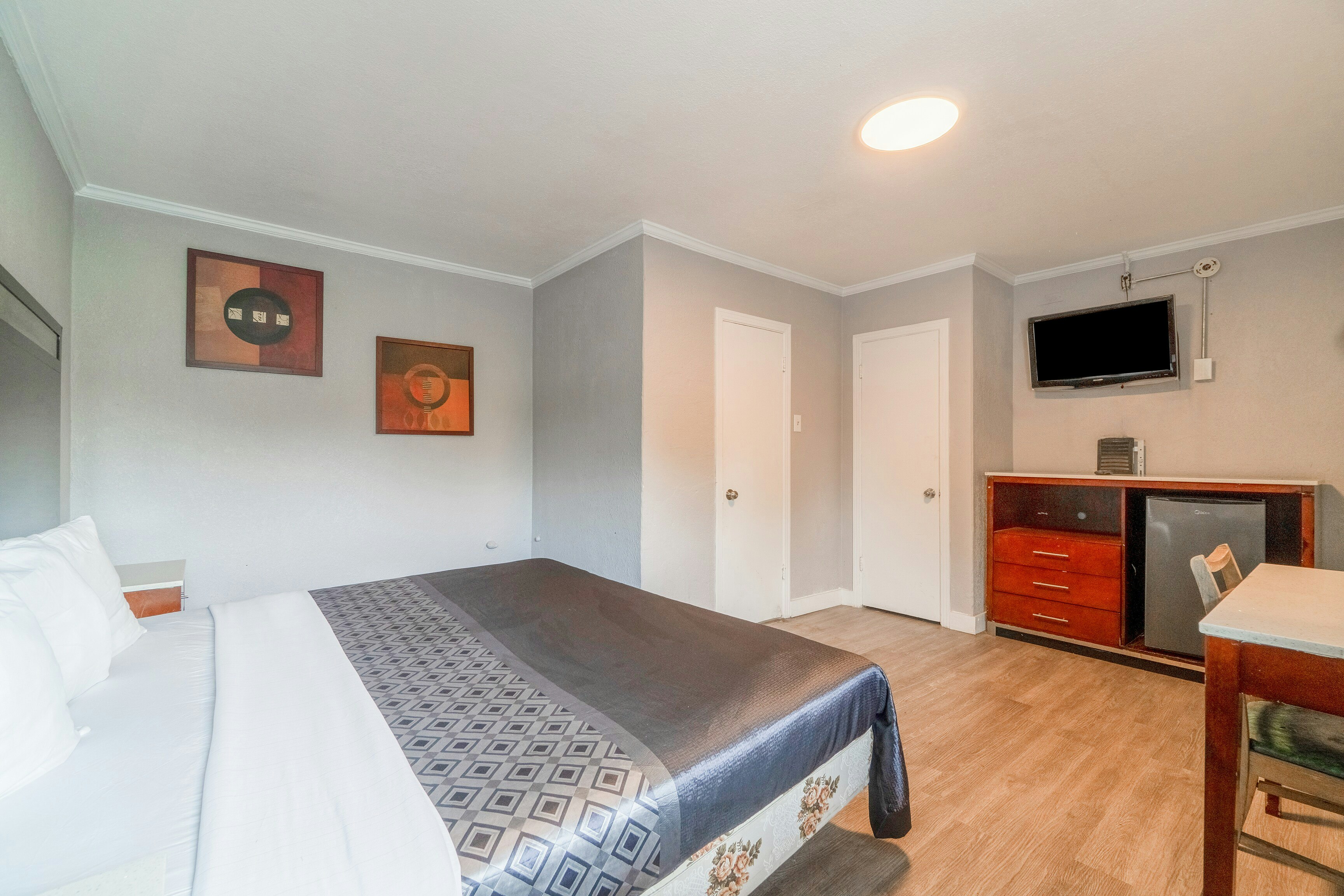 Alamo Oasis Inn and Suites By OYO San Antonio