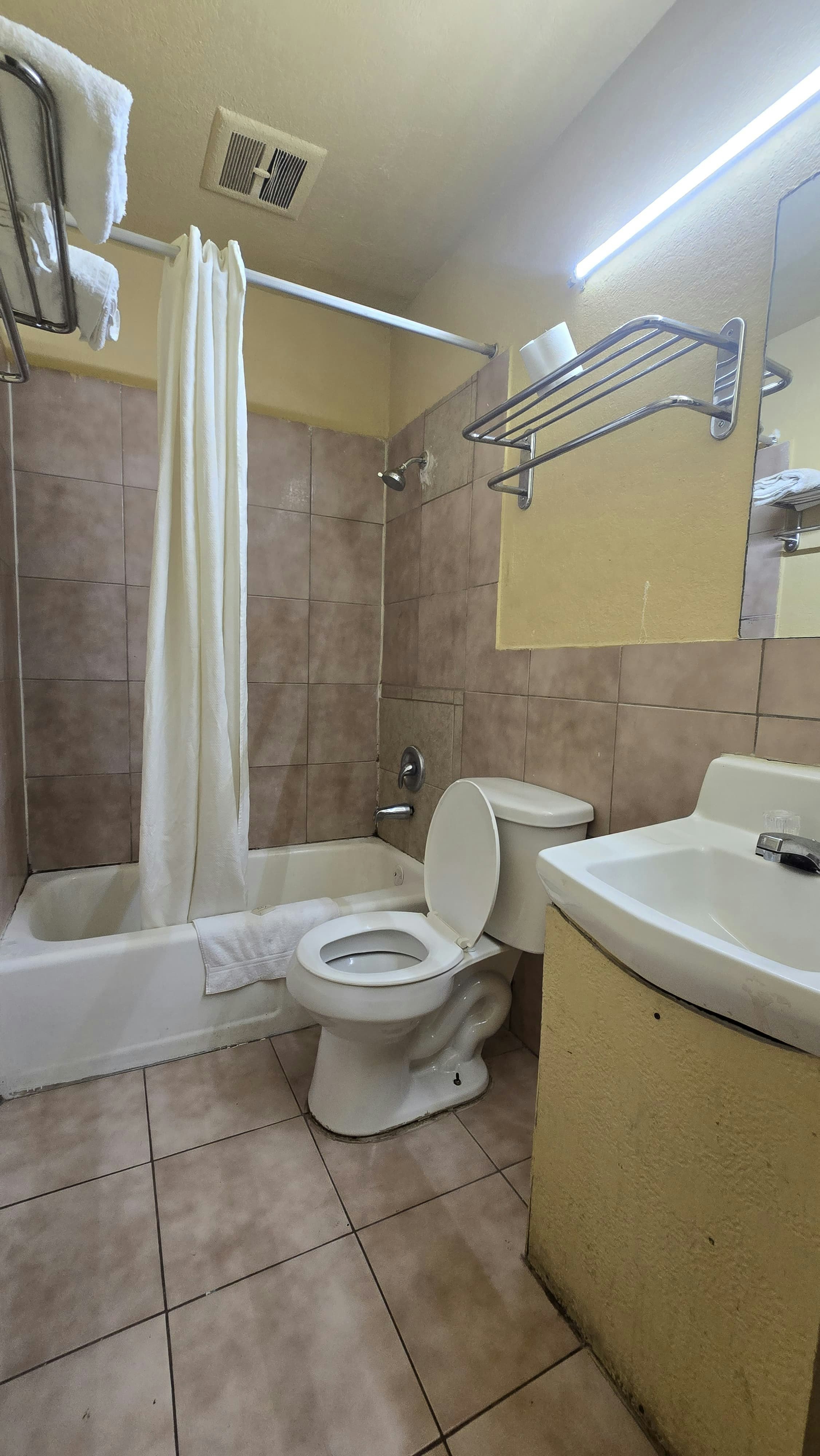 Super 7 Inn By OYO San Antonio N.W. Medical Center