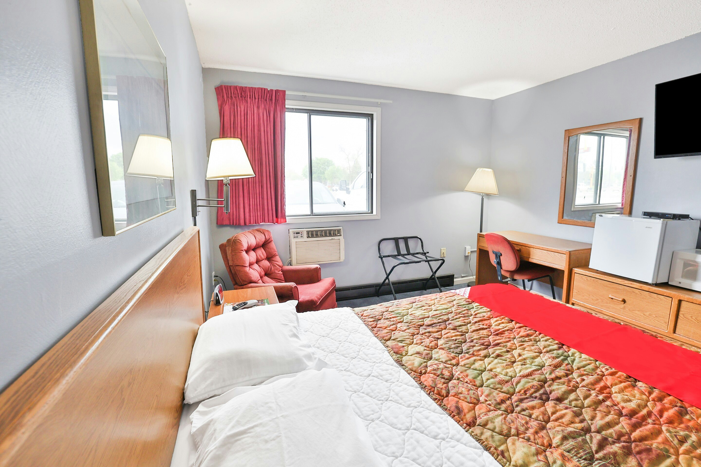 OYO Hotel Pipestone MN, Canterbury Park