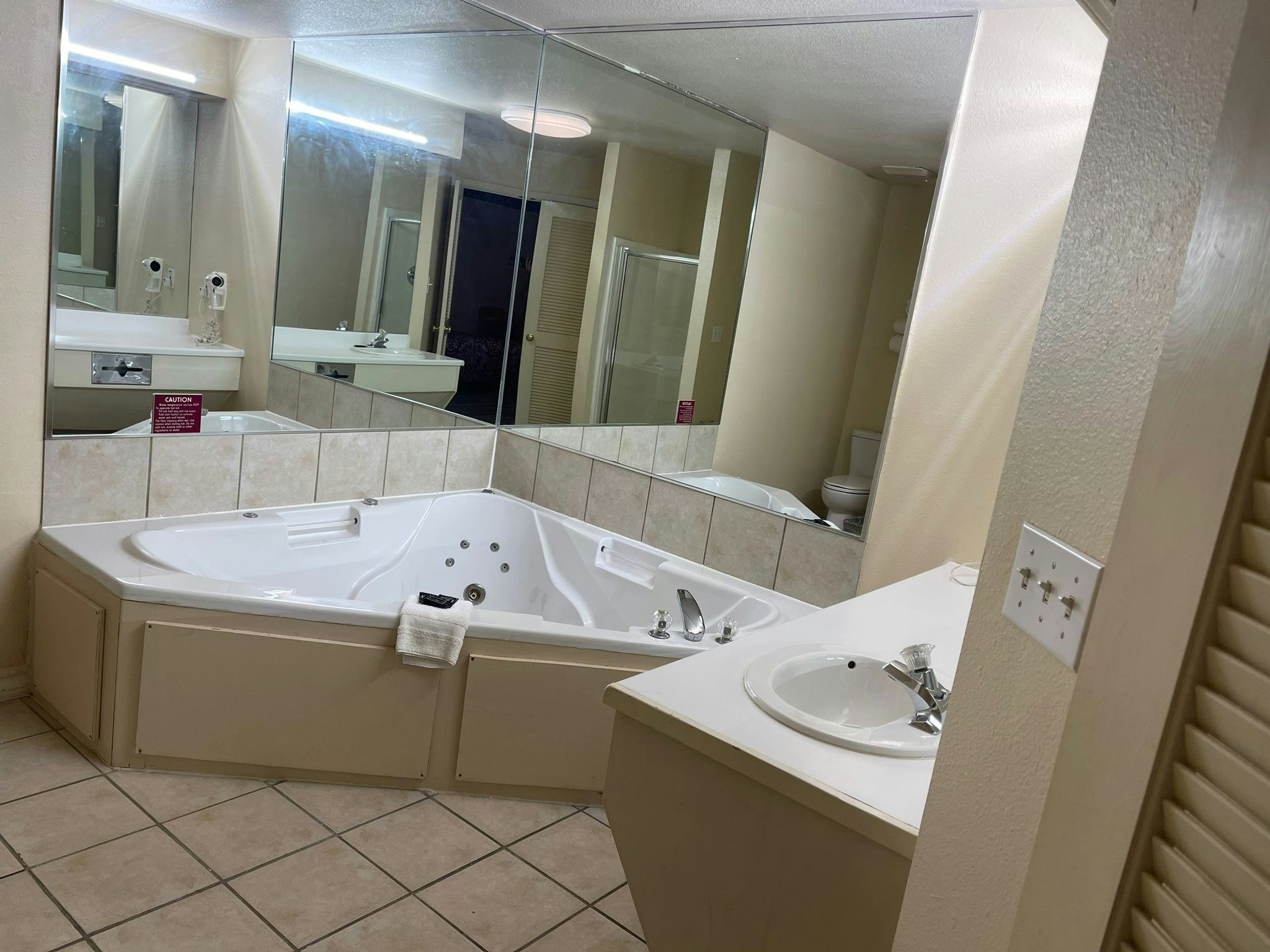 Premium 2 Double Beds with Spa Jacuzzi Tub Non-Smoking