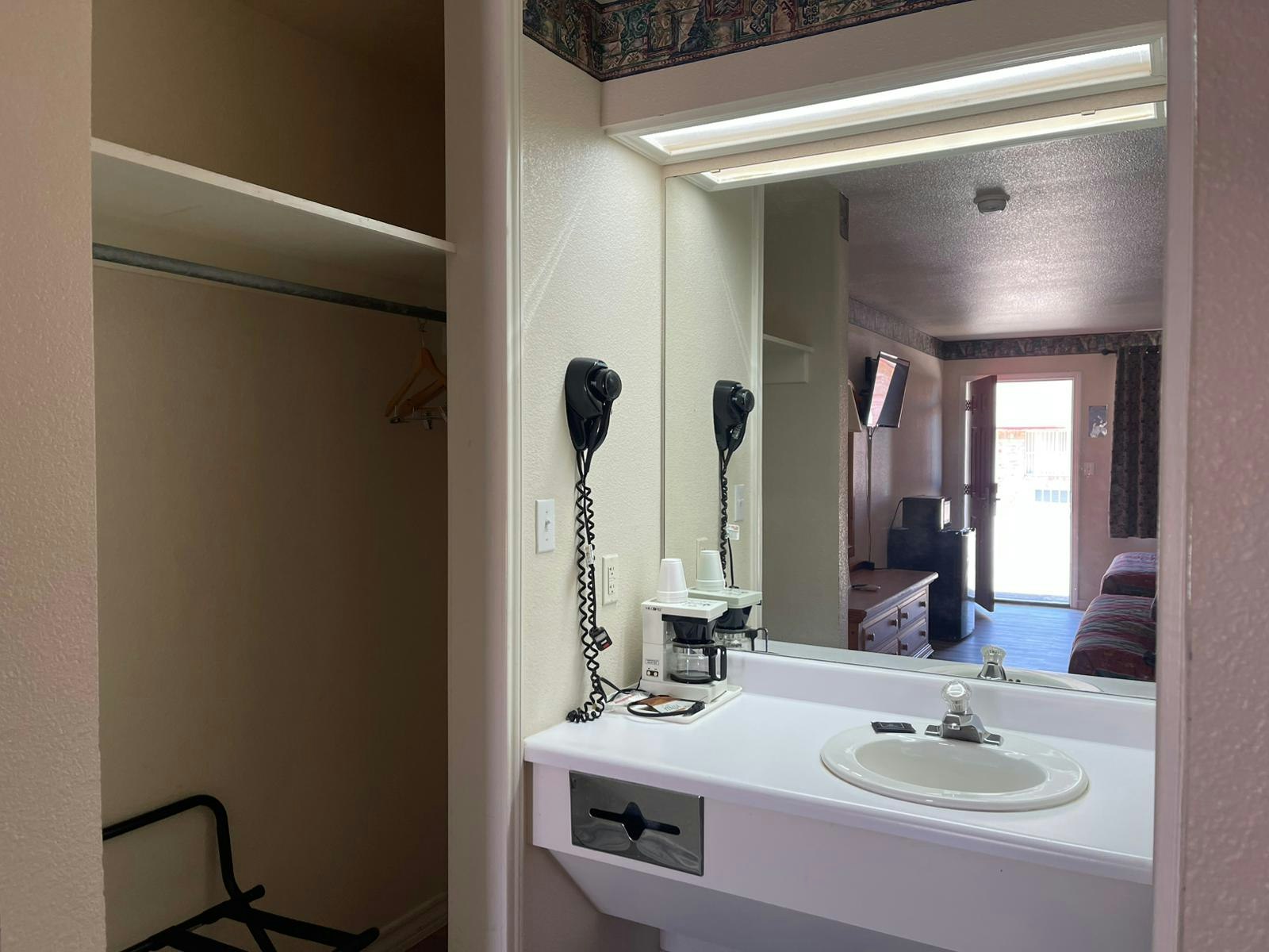Lakeside inn suites by OYO Mathis I 37