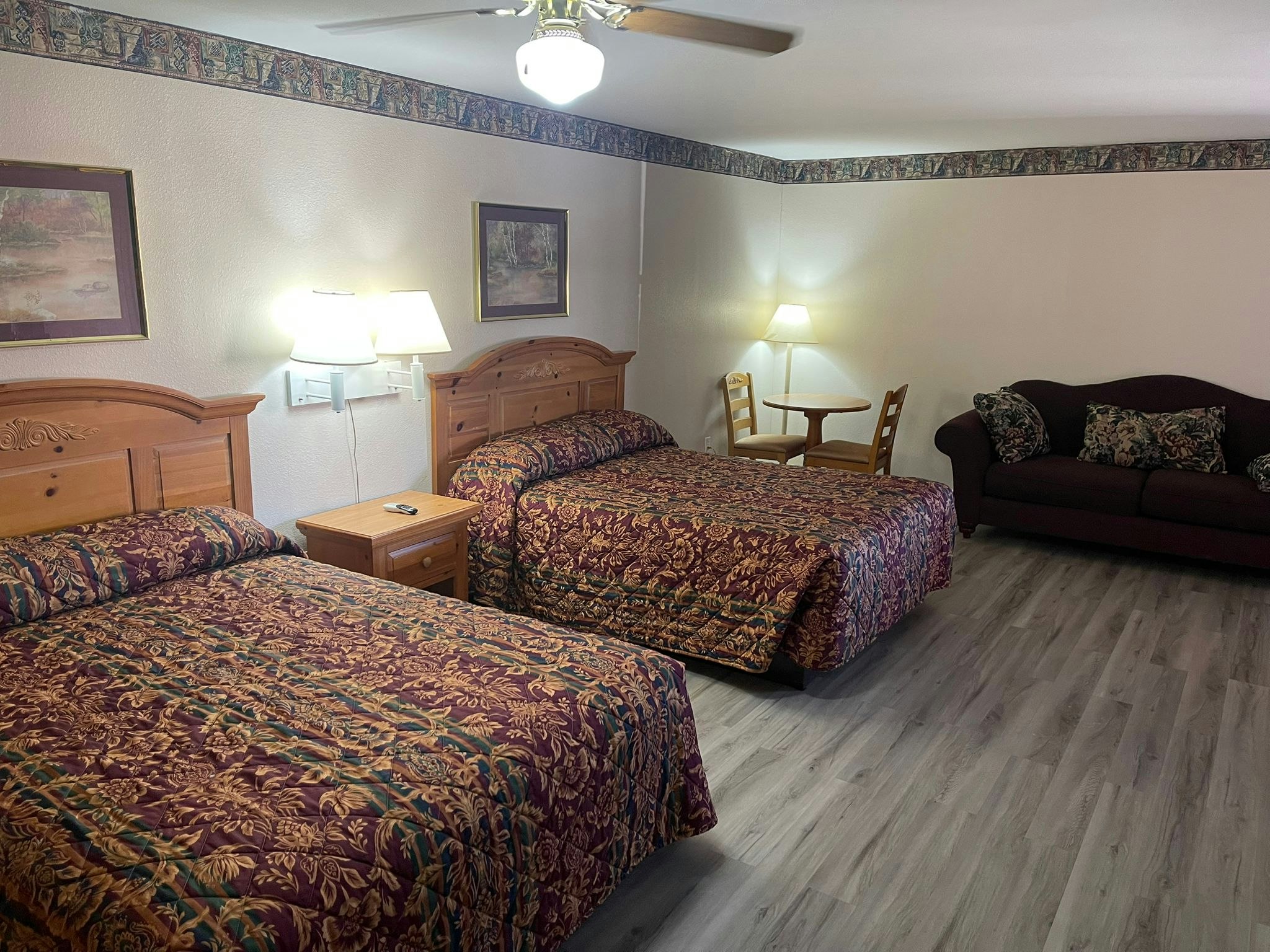 Lakeside inn suites by OYO Mathis I 37