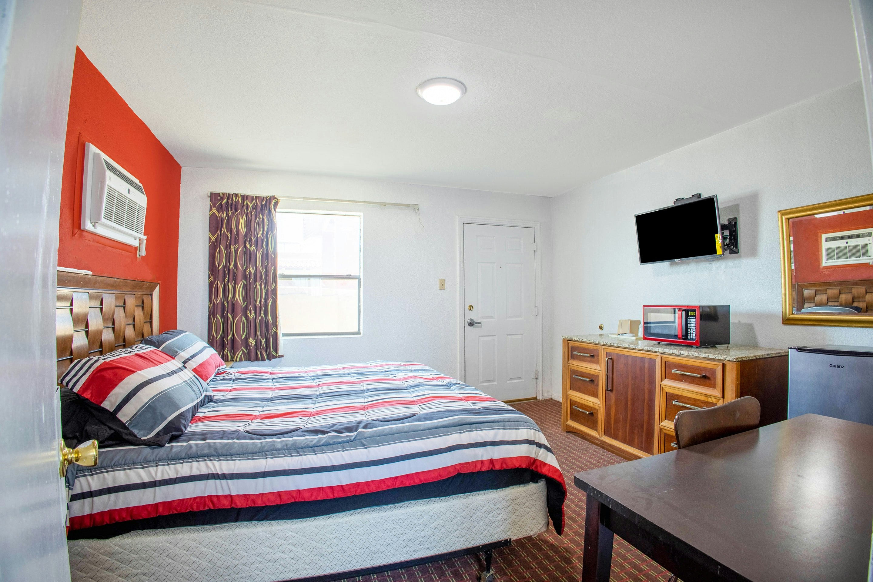 Sands Motel By OYO El Paso near Airport
