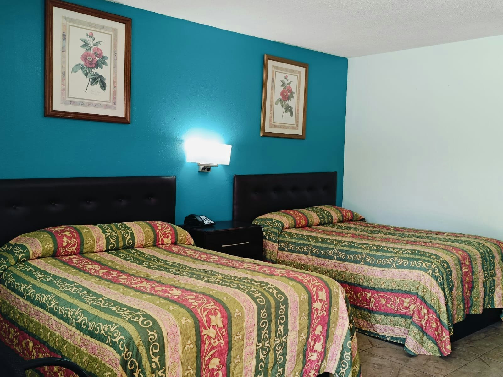 2 Full Beds Smoking