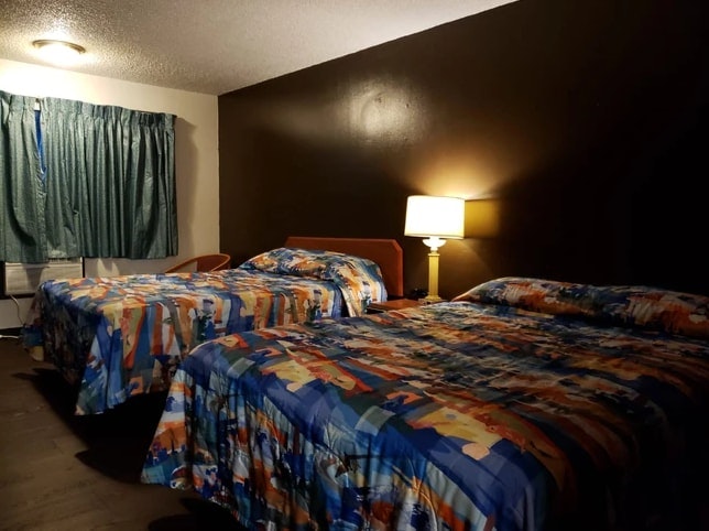 2 Queen Beds