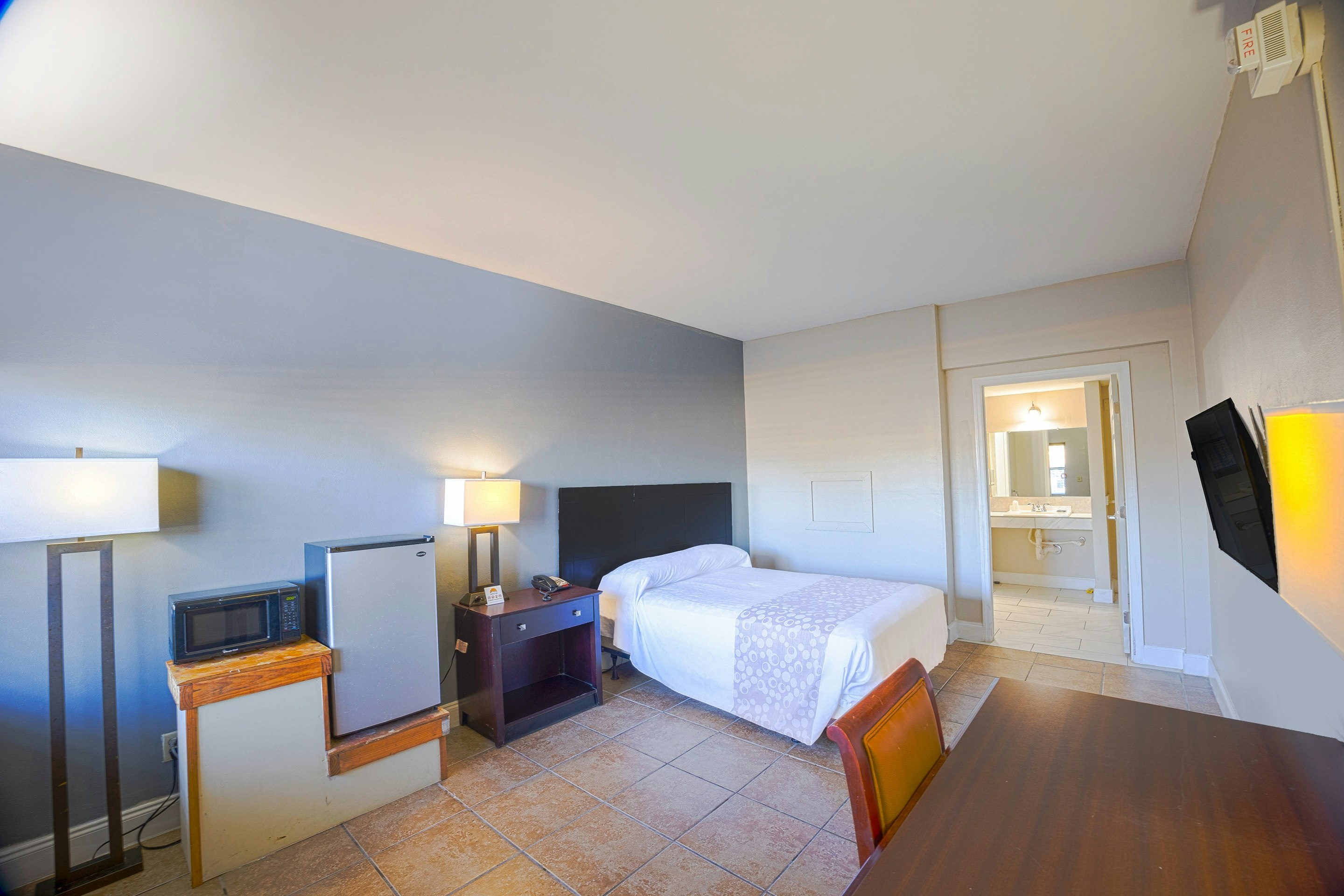 Full Bed Non-Smoking