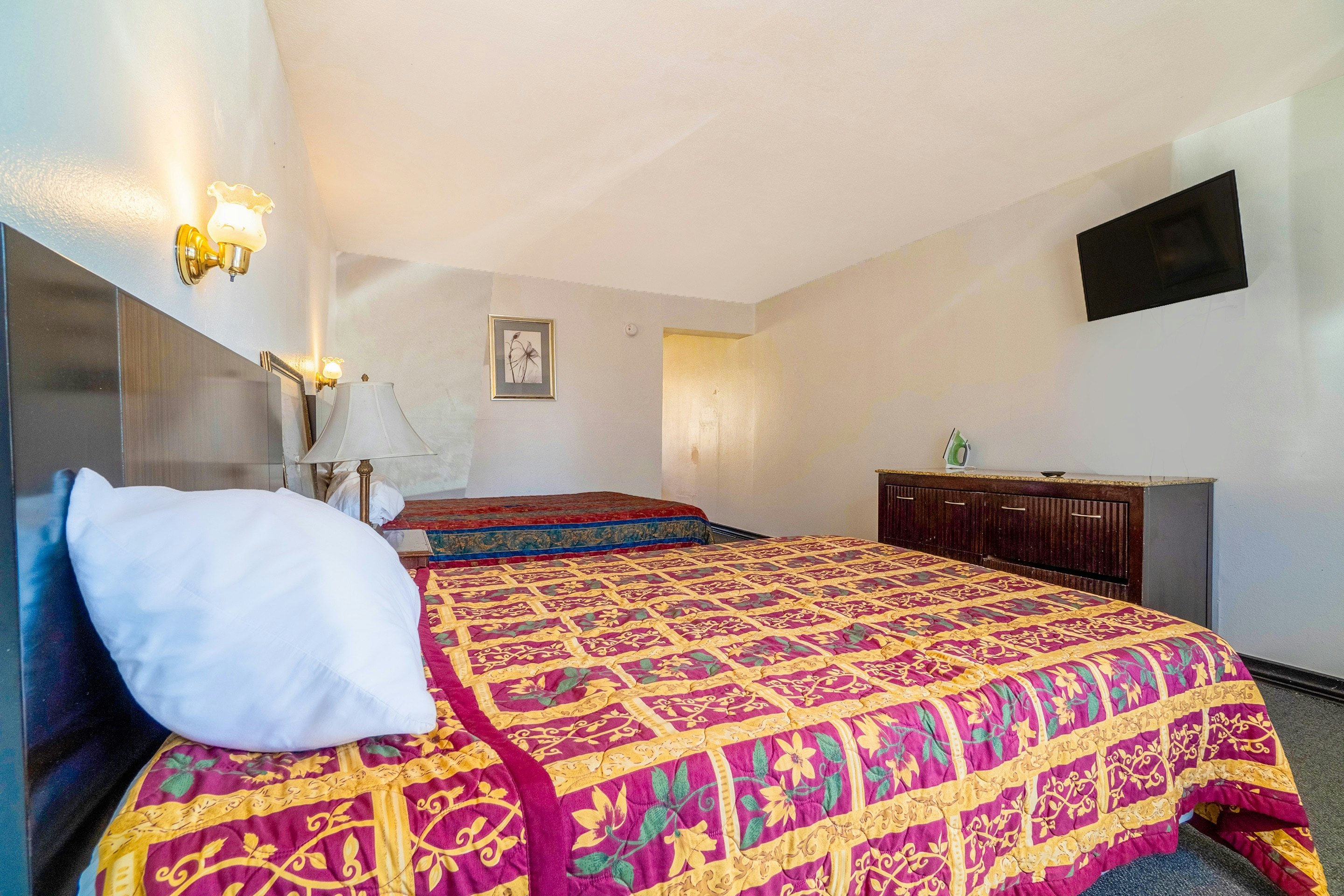 1 King Bed & 2 Full Beds