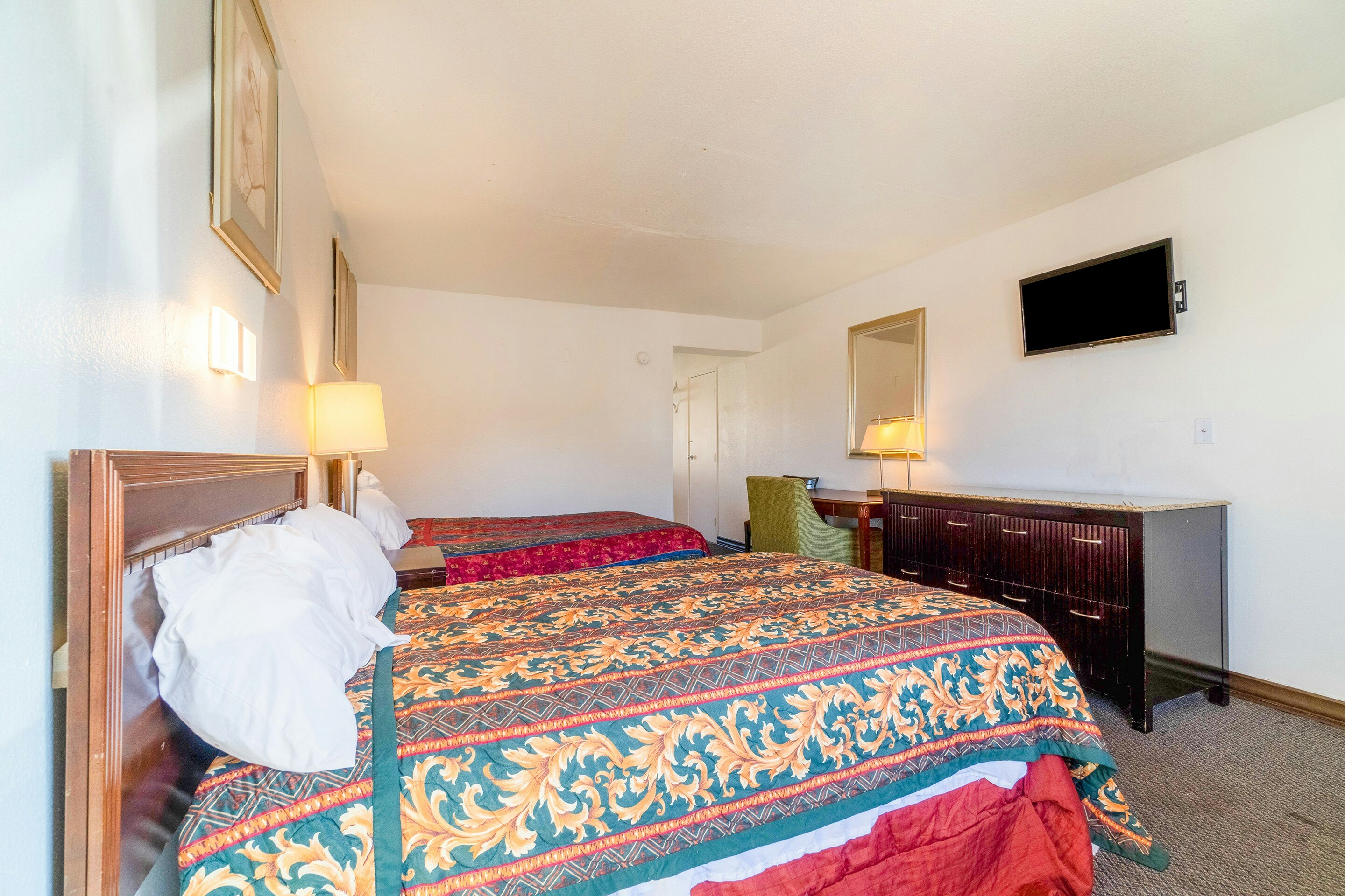 2 Full Beds