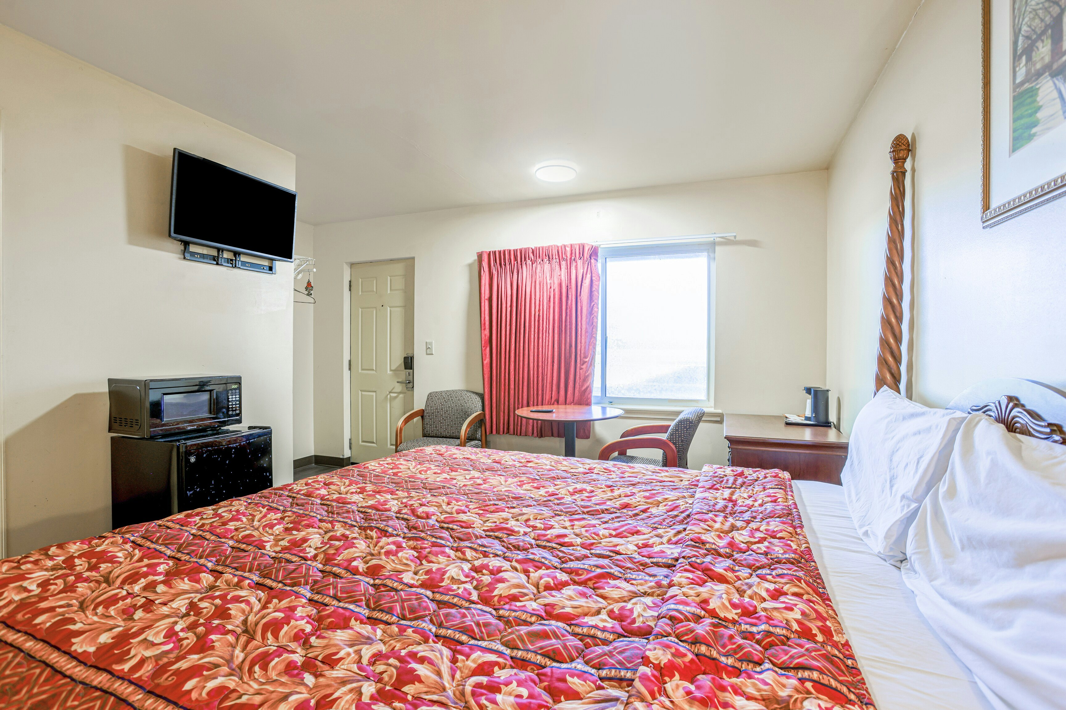 Whispering Pines by Hotel O Whitestone VA