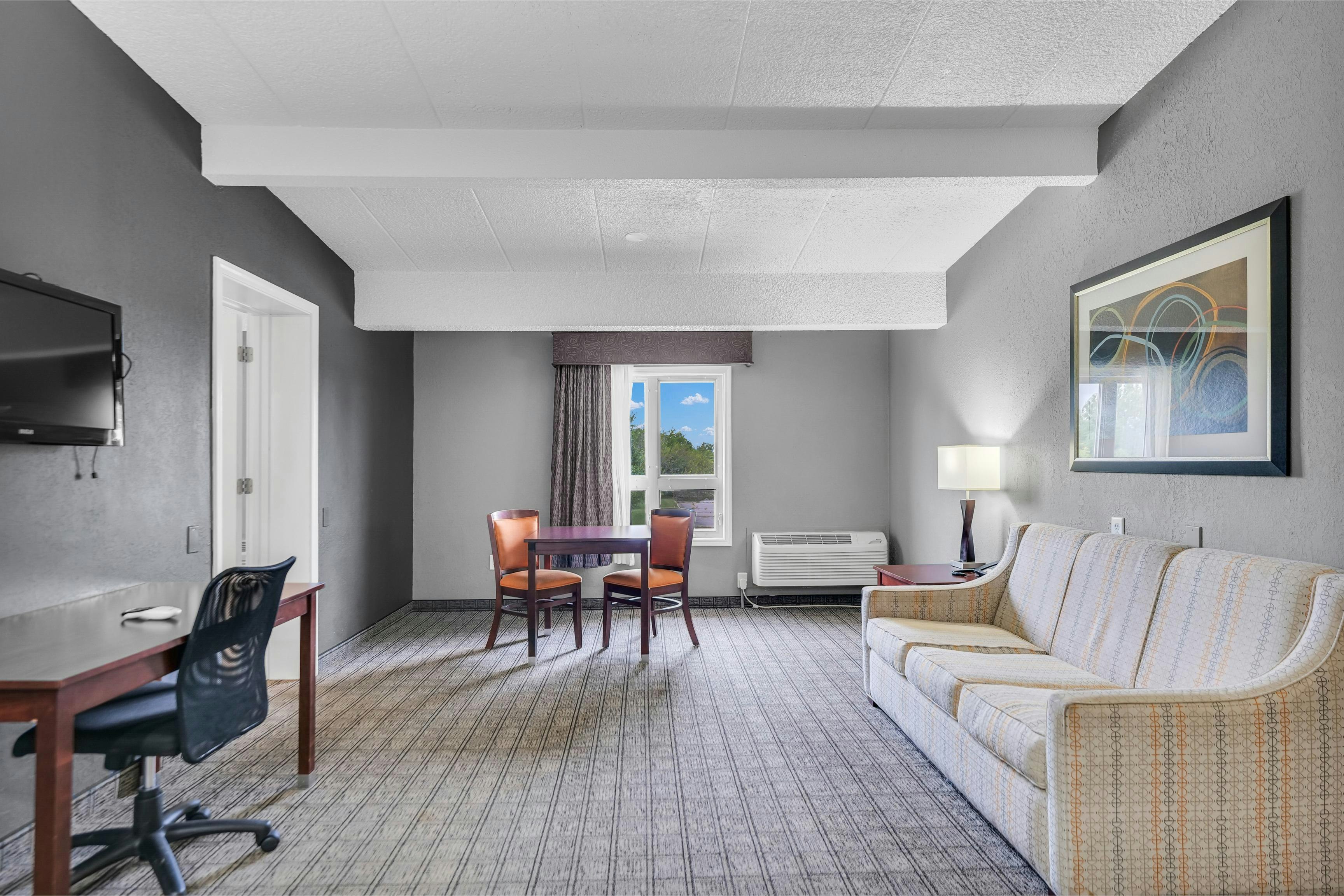 2 Queen Bed Suite