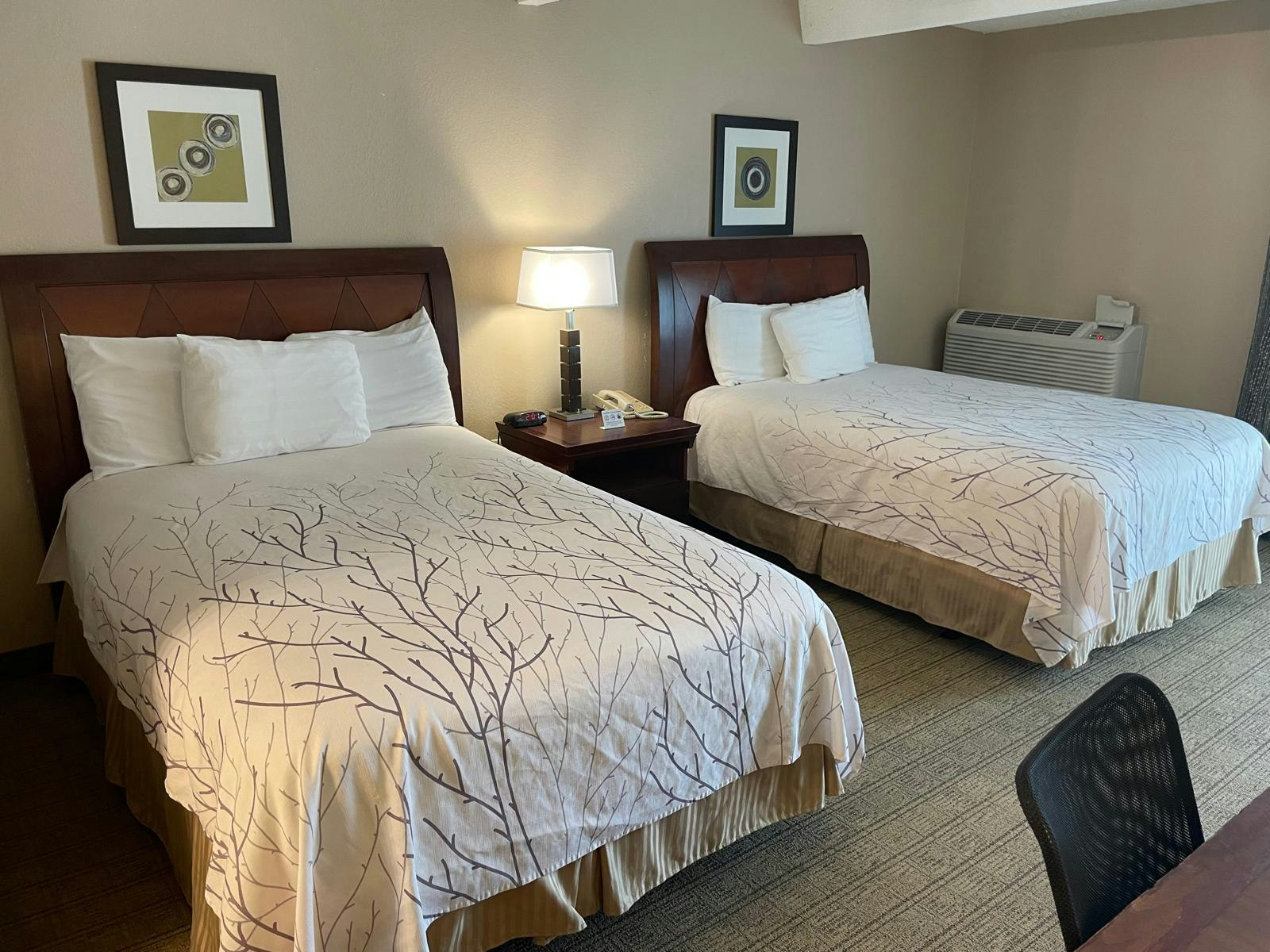 Eastland Suites Hotel & Conference Center Urbana