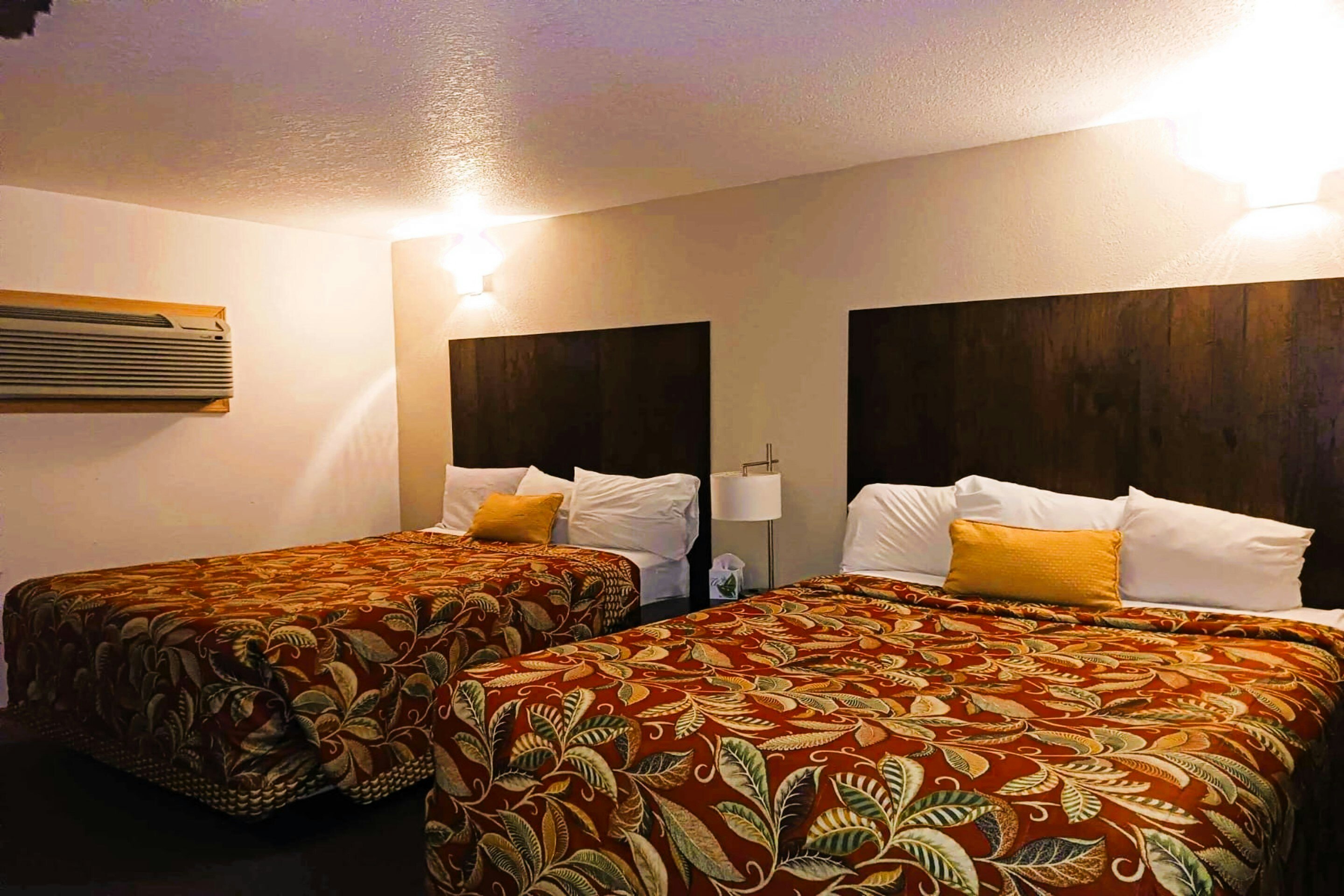 2 Queen Beds