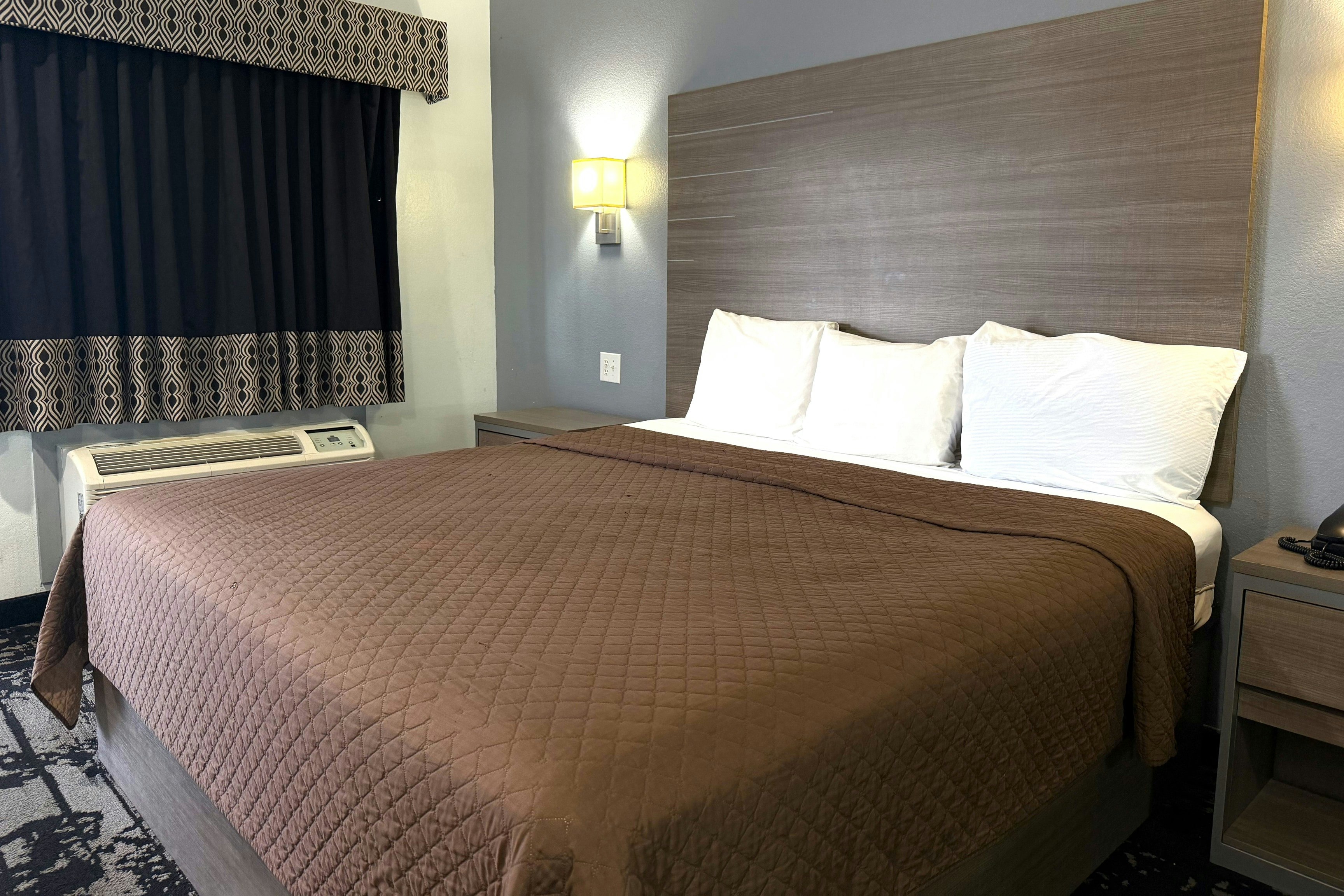Hotel Royale IAH Airport North Houston I-45