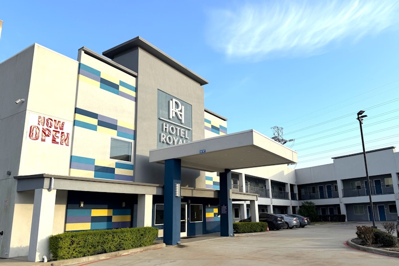 Hotel Royale IAH Airport North Houston I-45