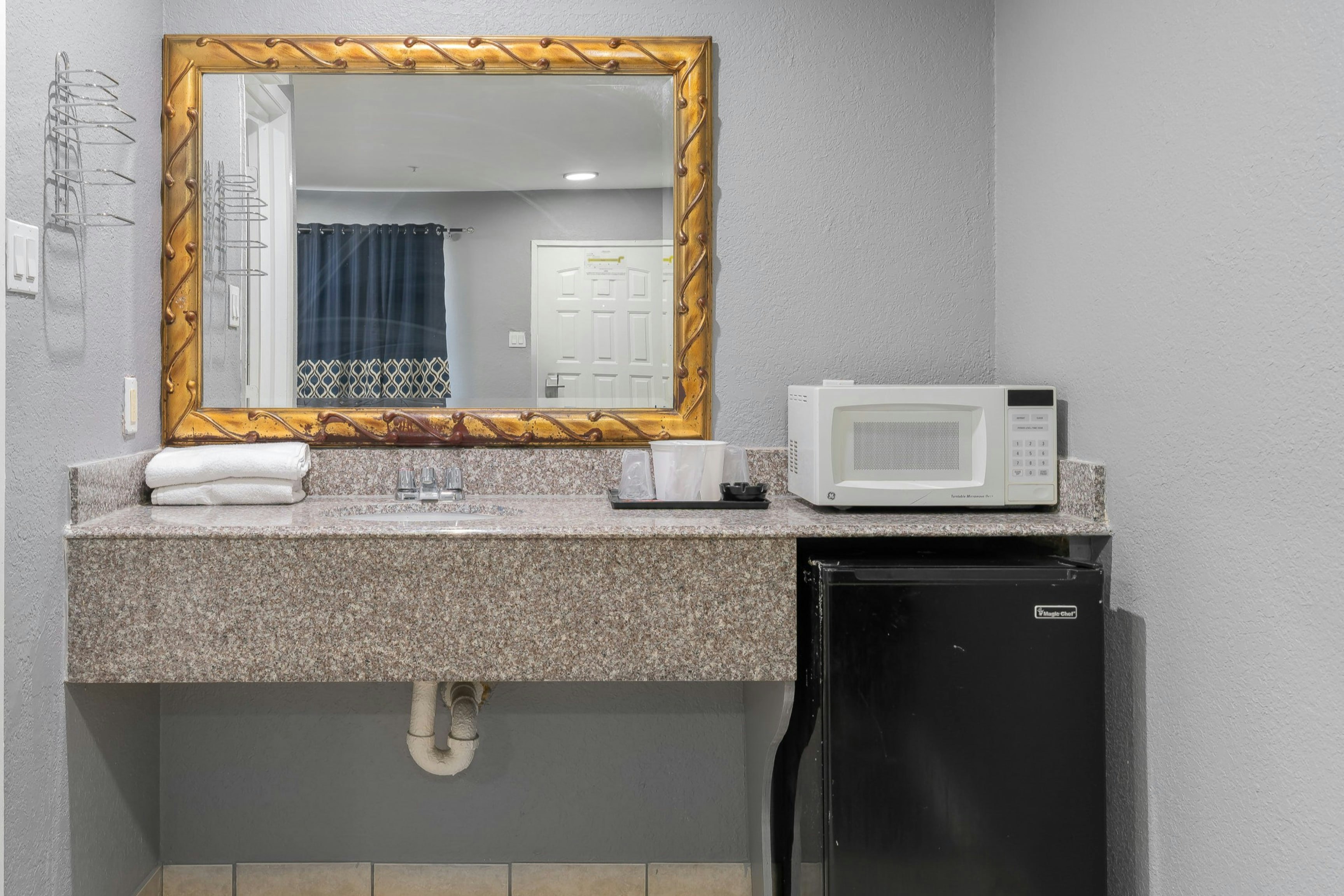 Golden Inn Dallas by Hotel O