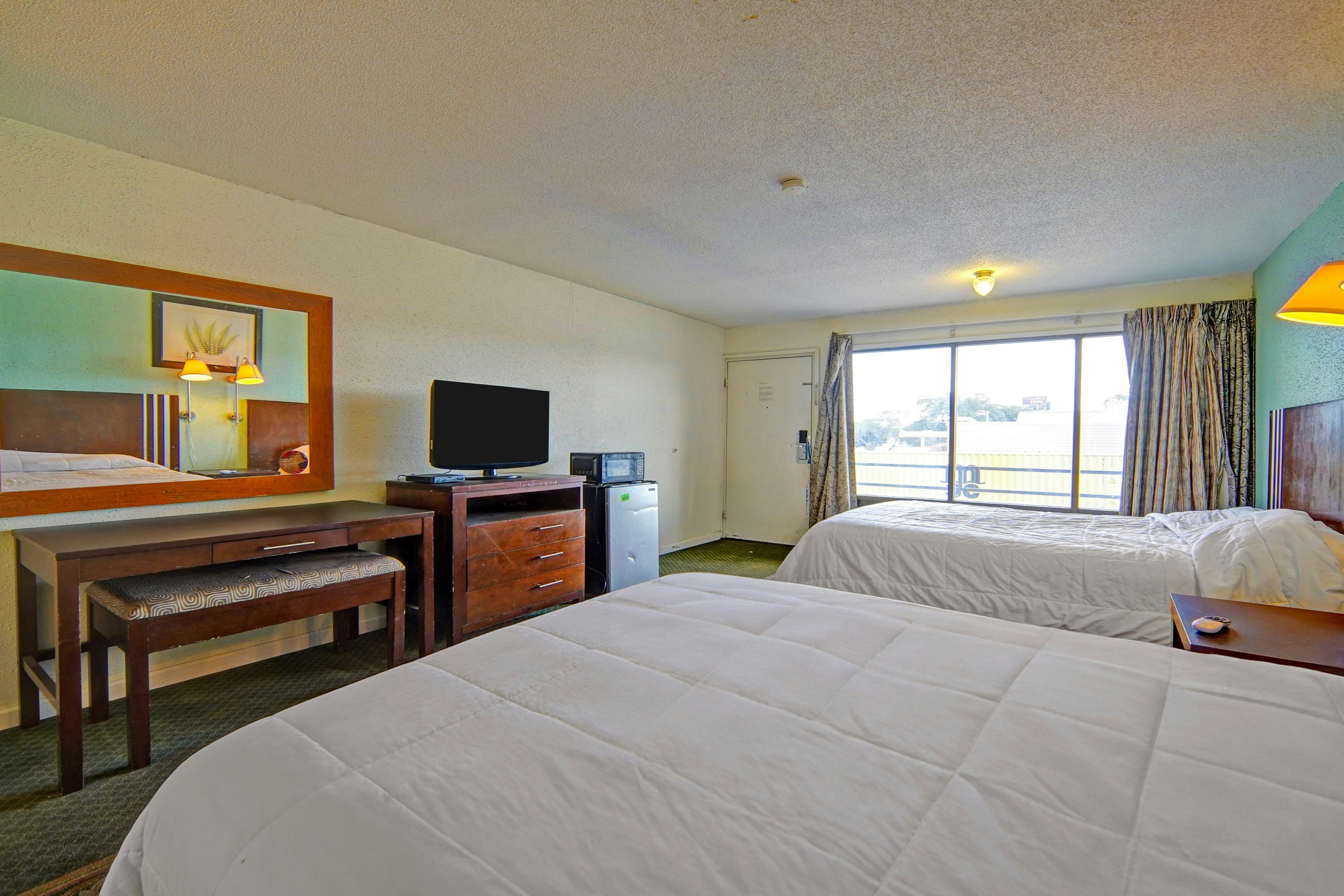 2 Queen Beds Non-Smoking