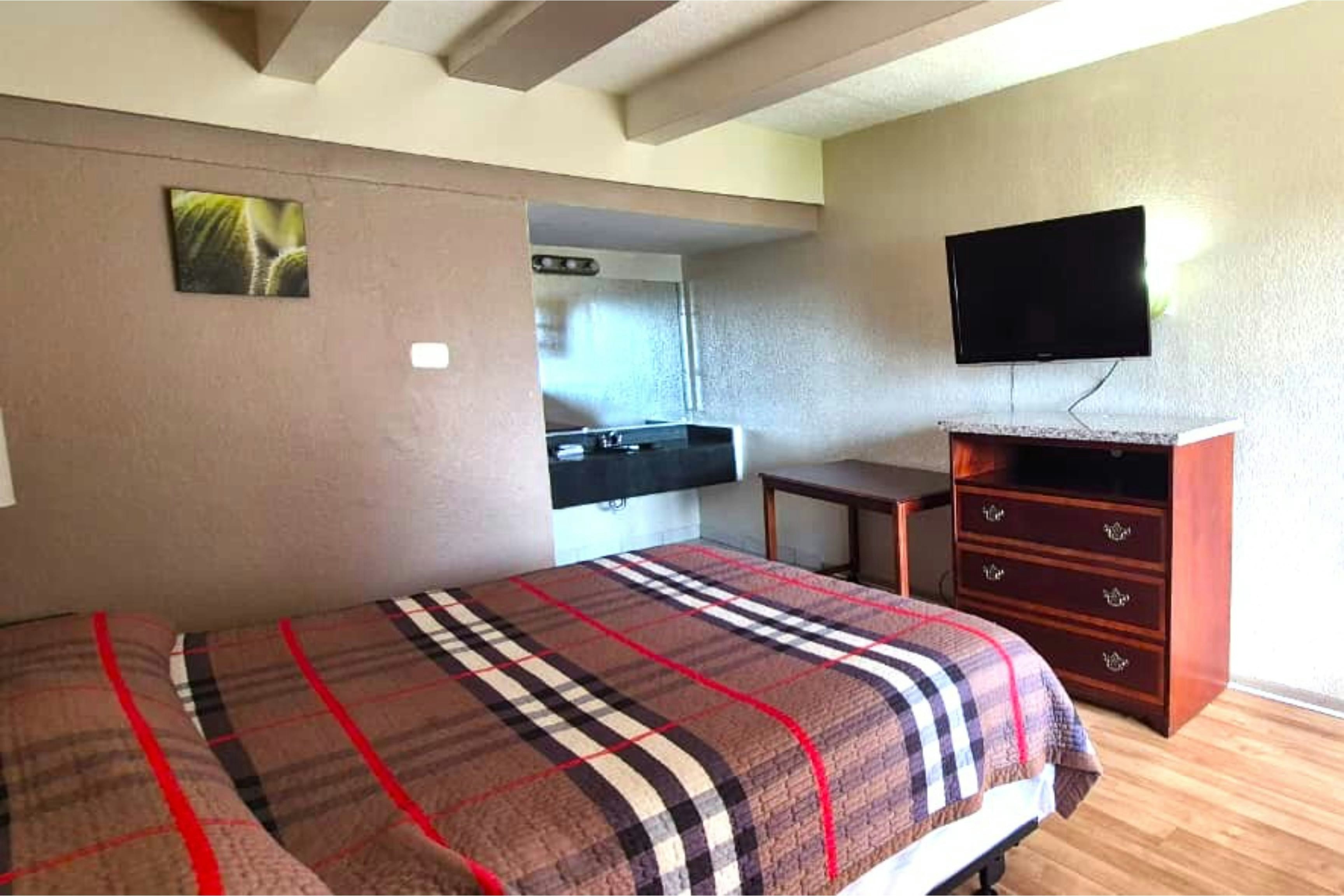 Saratoga Motel By Capital O Near Midway Airport Chicago IL