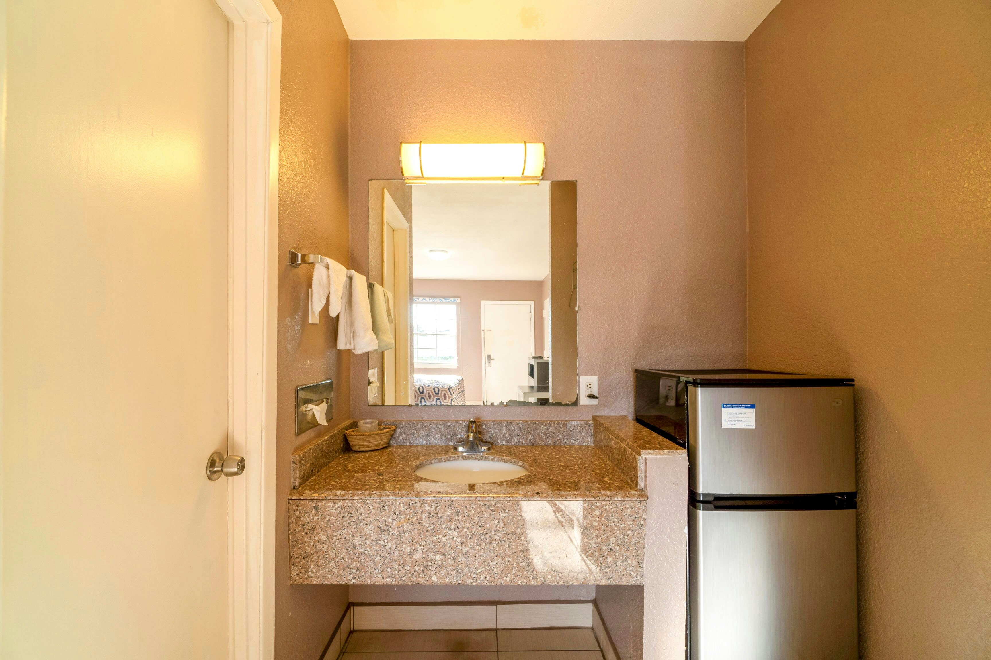 Woodfield Inn Suites Hotel O, Yoakum TX 111