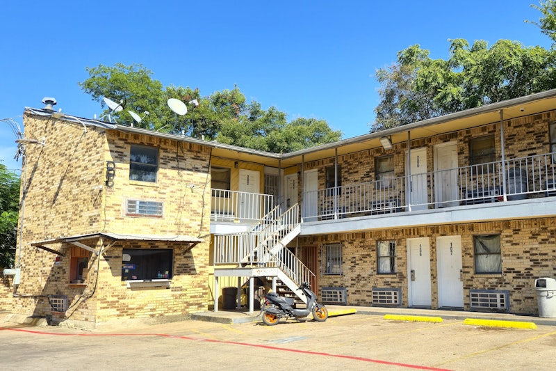 Mi Amor Inn Suites by Hotel O Dallas Tx Hwy 352